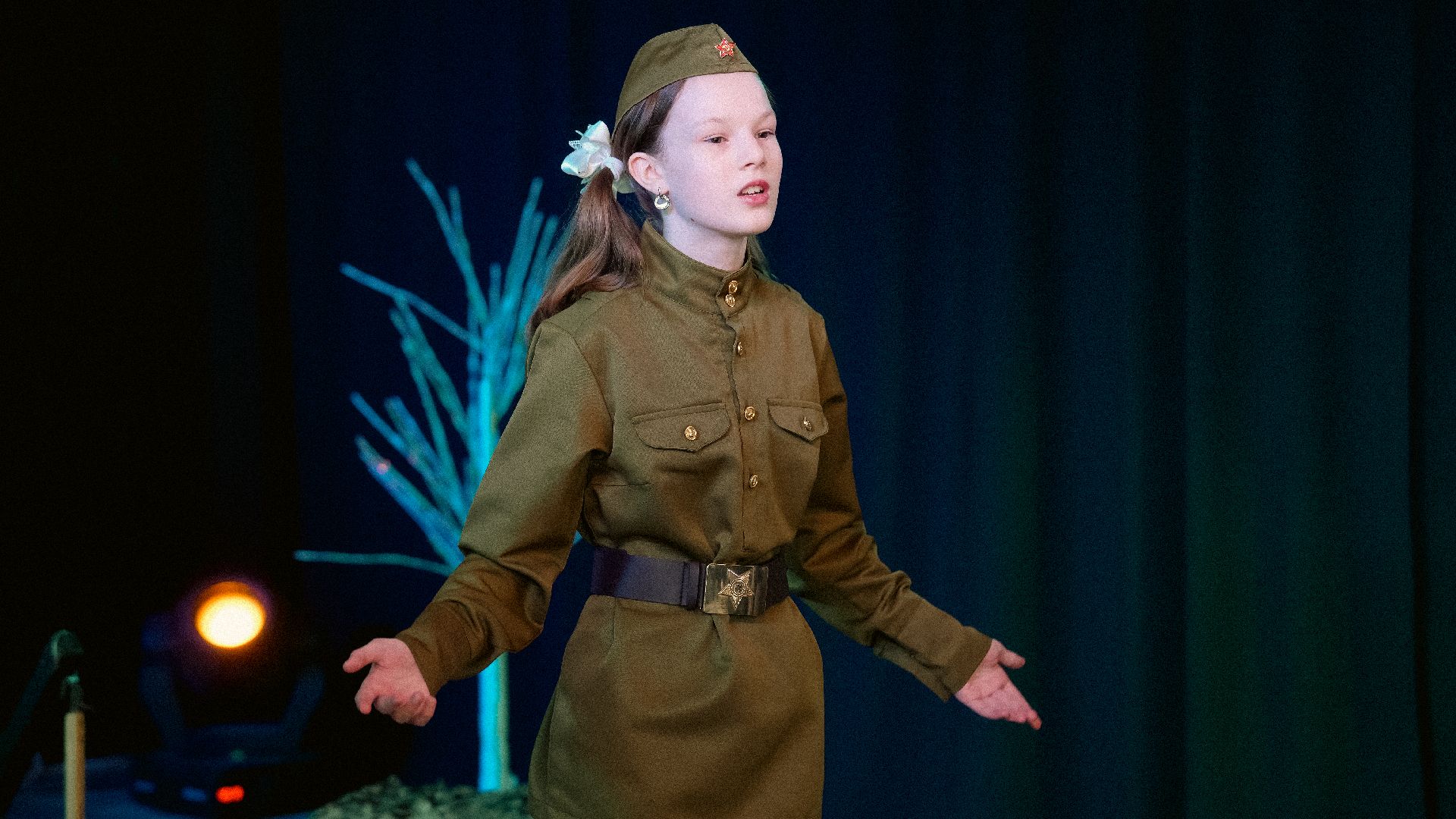 дзержинский, дк вертикаль, письма солдатам, сво, гуманитаная помощь, школьники,