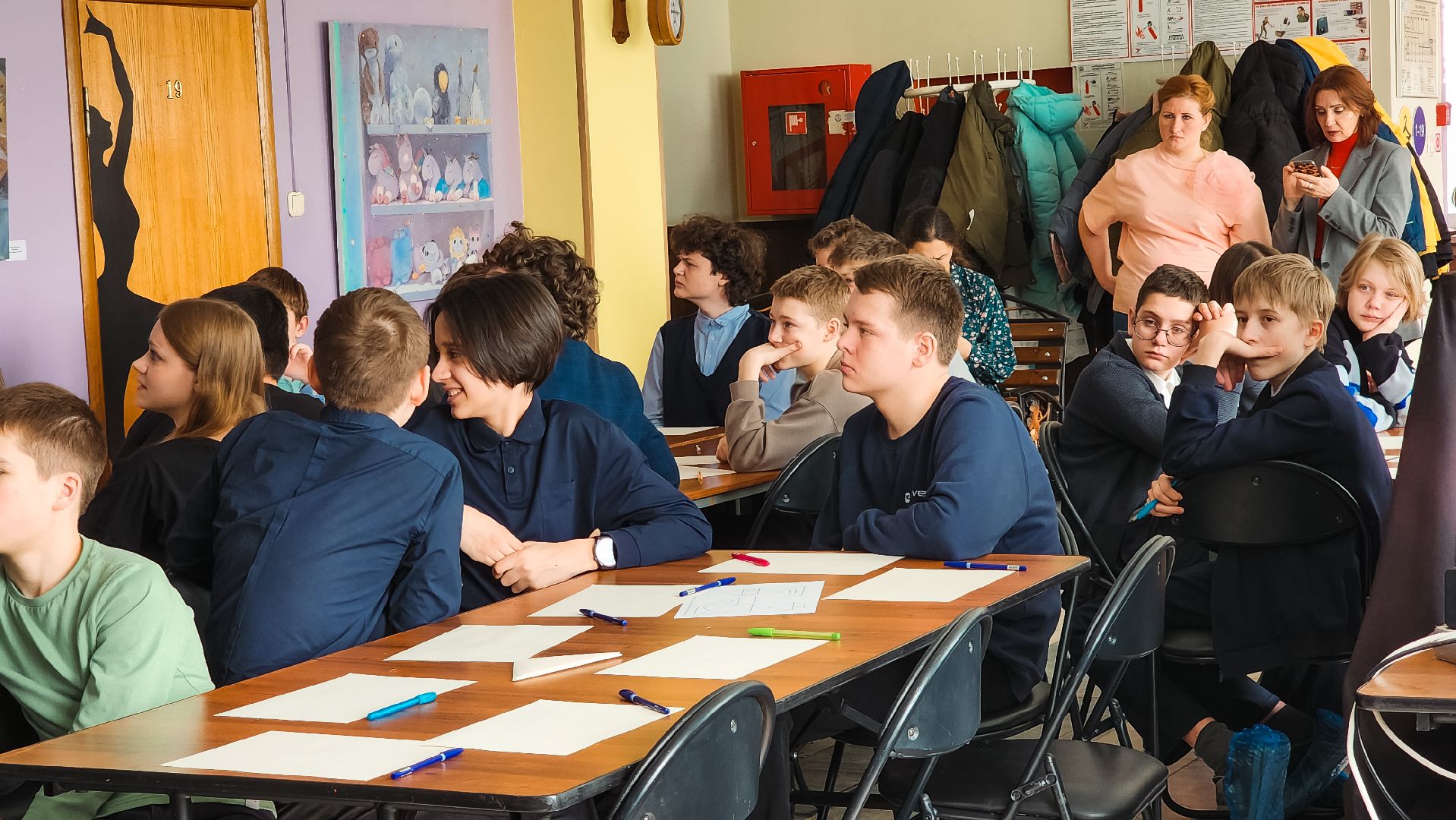 дзержинский, дк вертикаль, письма солдатам, сво, гуманитаная помощь, школьники,