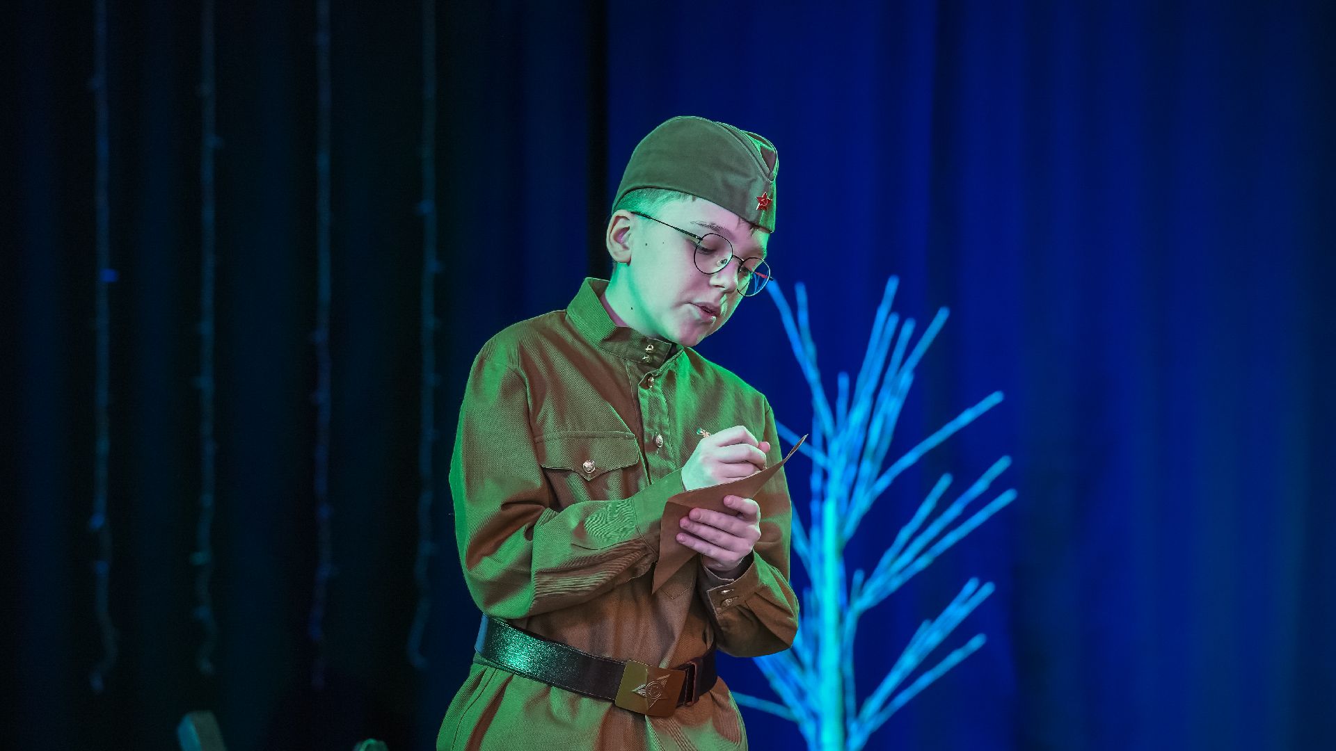 дзержинский, дк вертикаль, письма солдатам, сво, гуманитаная помощь, школьники,