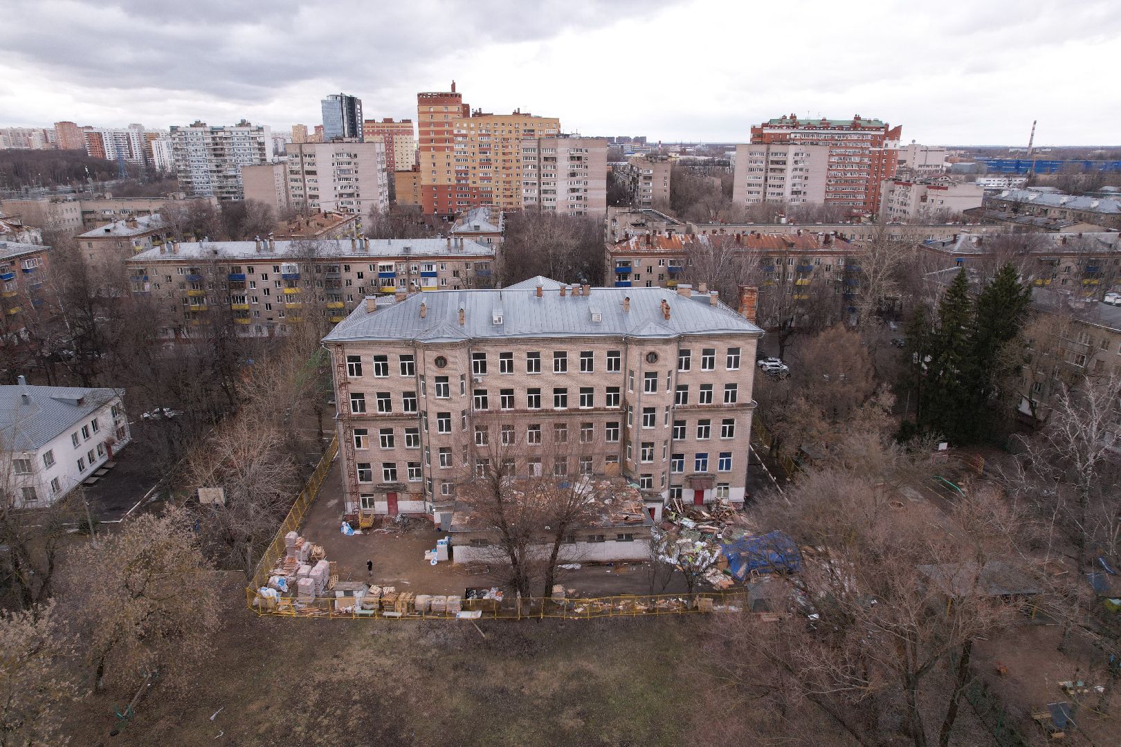 видео с коптера, школа 8 в химках, капремонт школы 8 в химках,