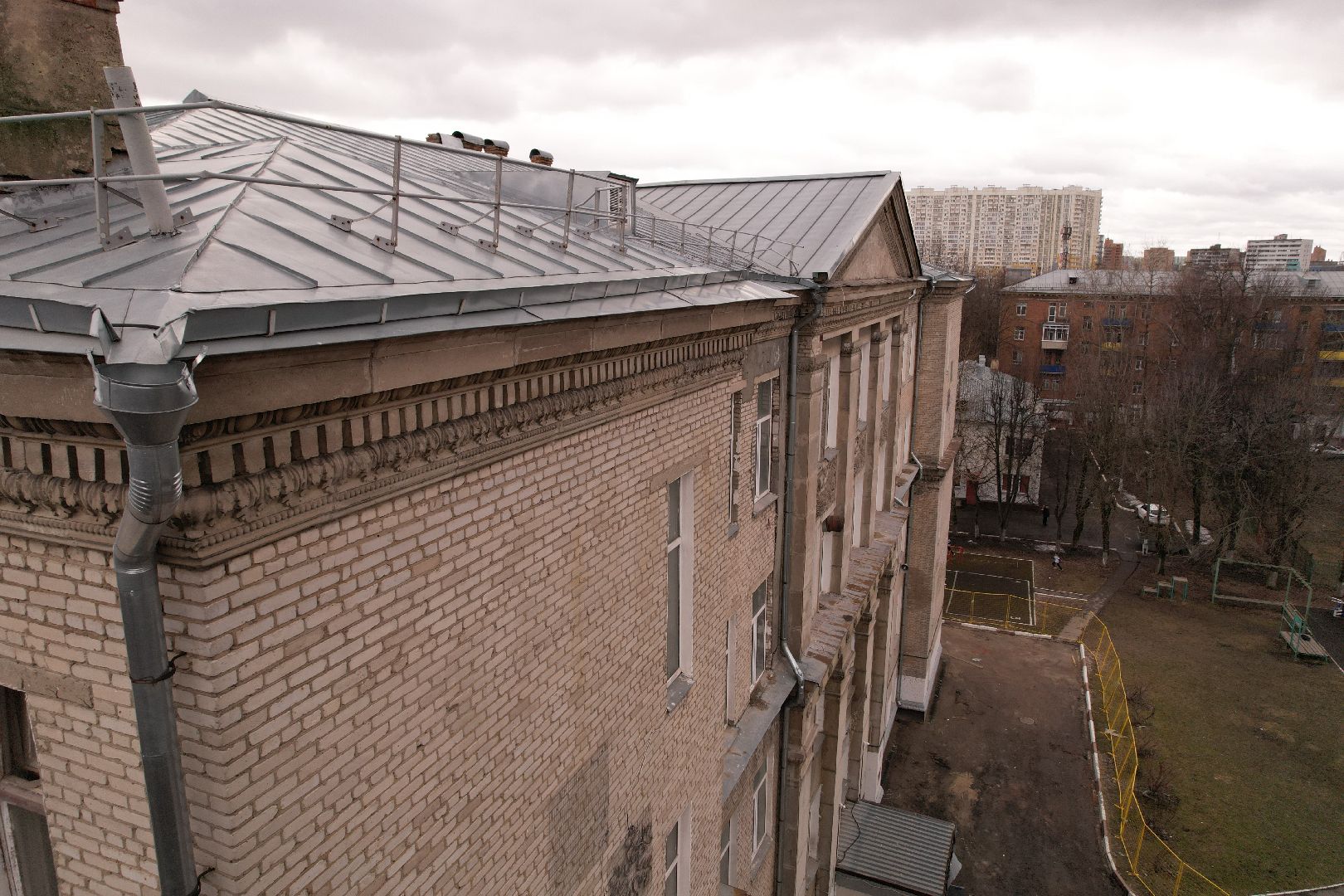 видео с коптера, школа 8 в химках, капремонт школы 8 в химках,