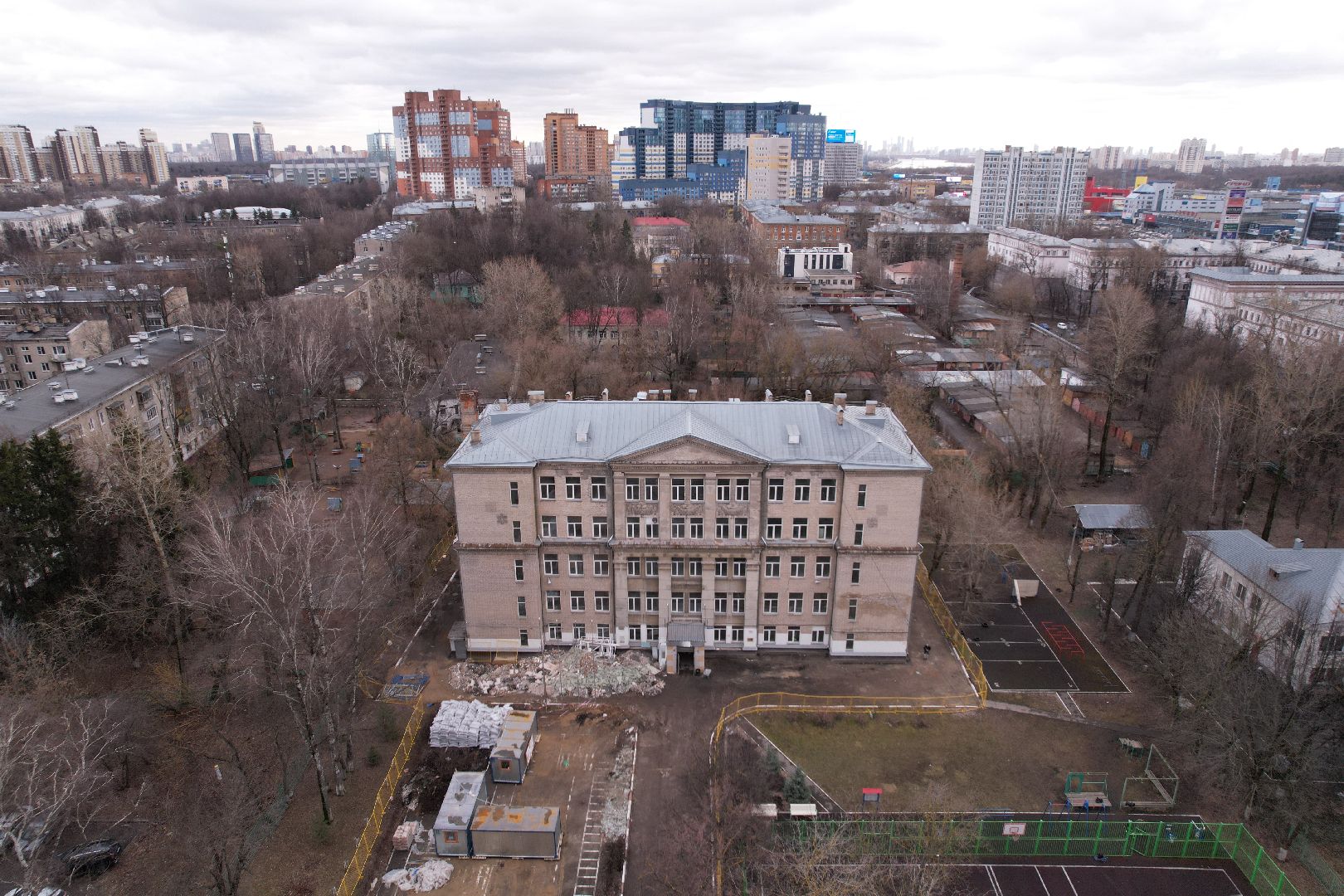 видео с коптера, школа 8 в химках, капремонт школы 8 в химках,