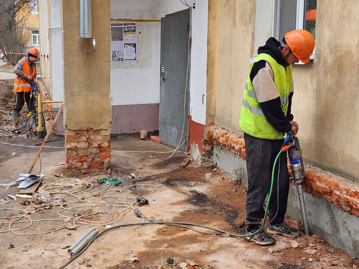 Чехов, улица Ильича 33, жилой дом, капитальный ремонт фундамента, отмостка, цоколь, бурение, заполнение пустот, укрепление и усиление фундамента, фонд капитального ремонта московской области,