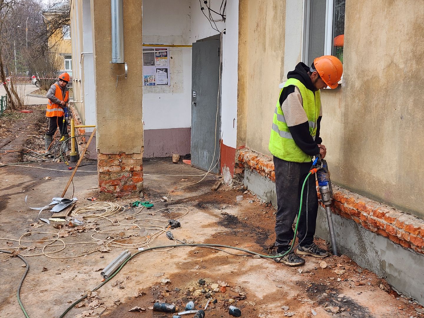 Чехов, улица Ильича 33, жилой дом, капитальный ремонт фундамента, отмостка, цоколь, бурение, заполнение пустот, укрепление и усиление фундамента, фонд капитального ремонта московской области,