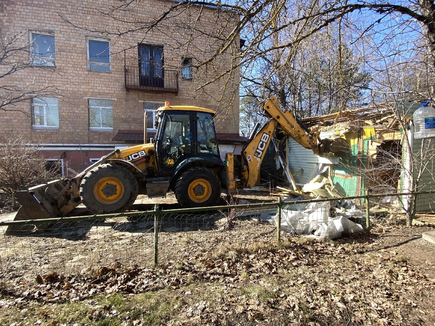 снос здания, снос незаконный строений, незаконное строение,