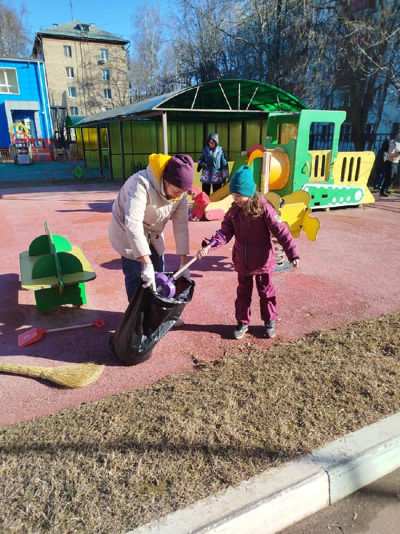 реутов, образование, уборка, субботник,дети на уборке,