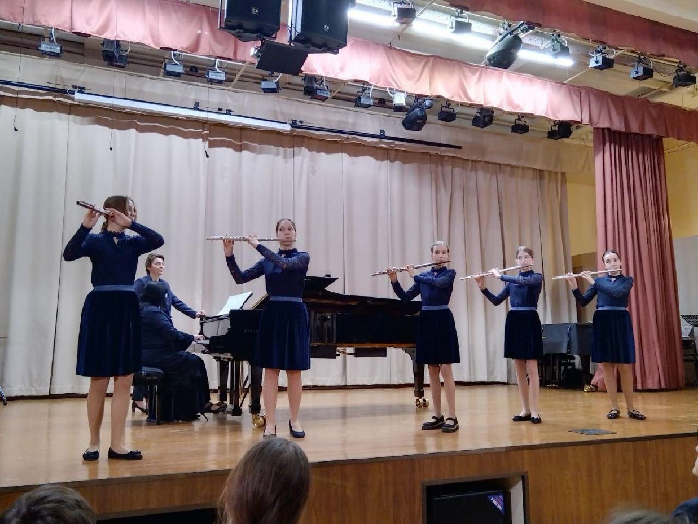 культура, музыка, лыткарино, дмш лыткарино, флейтистка юлия зарщикова, флейтистка ева зарщикова,