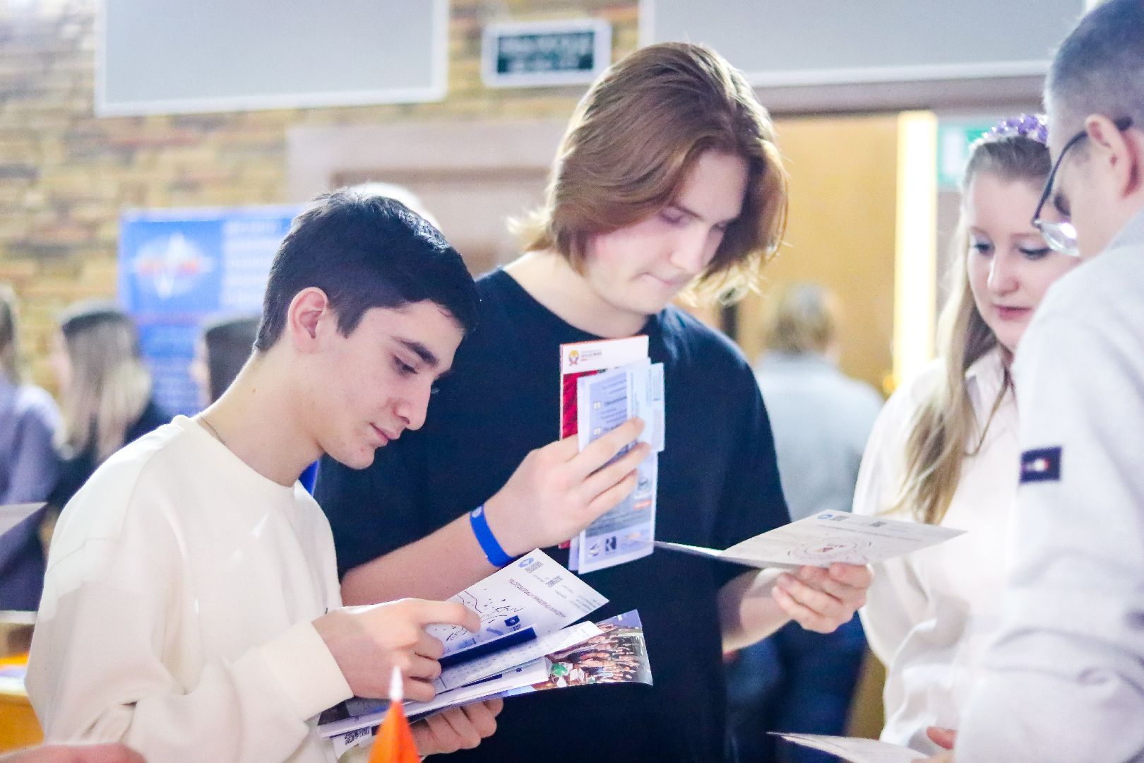 Клин, общество, образование, ярмарка вузов, студенты, школьники,