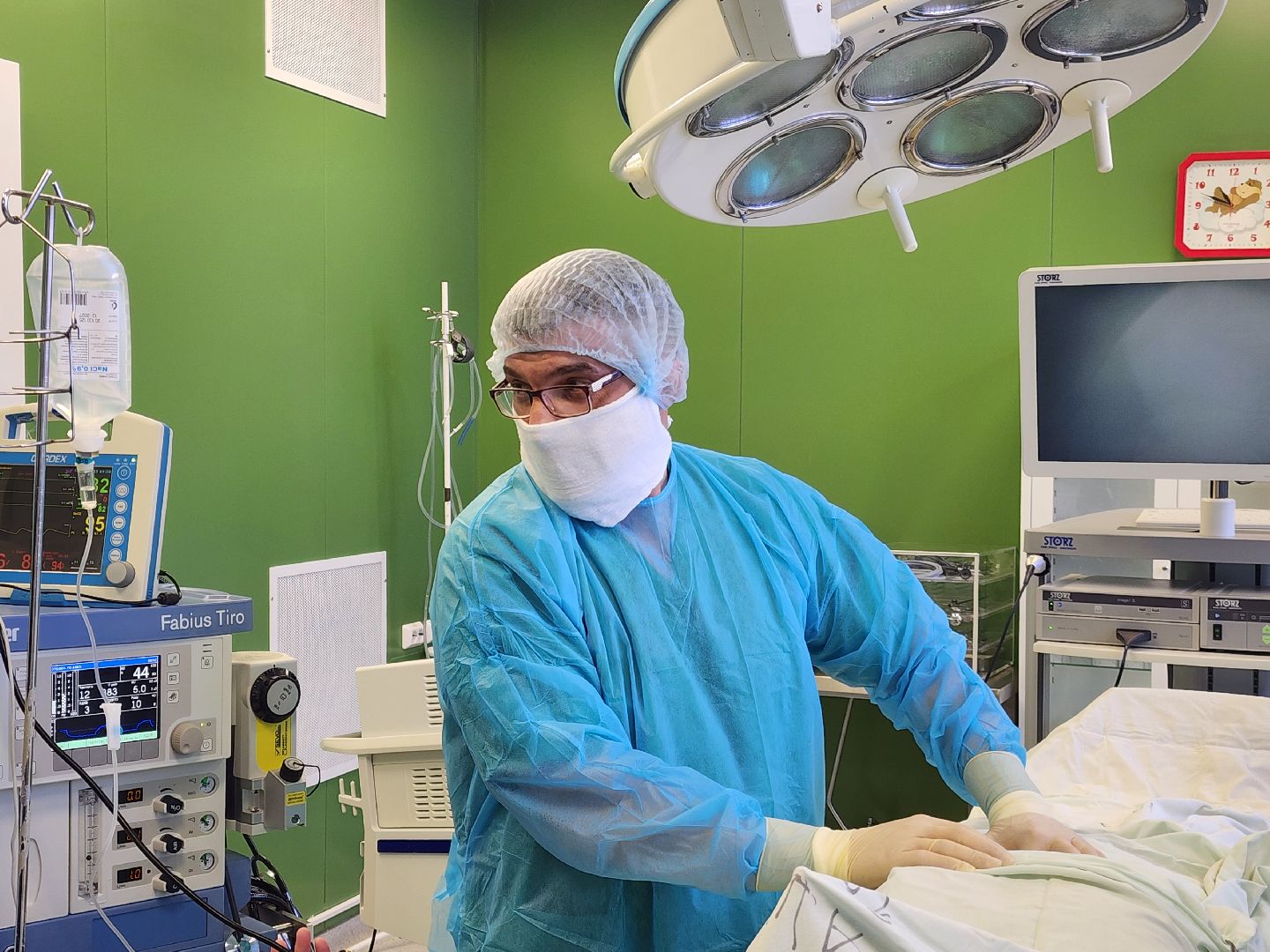 врач-хирург, операции, больница,