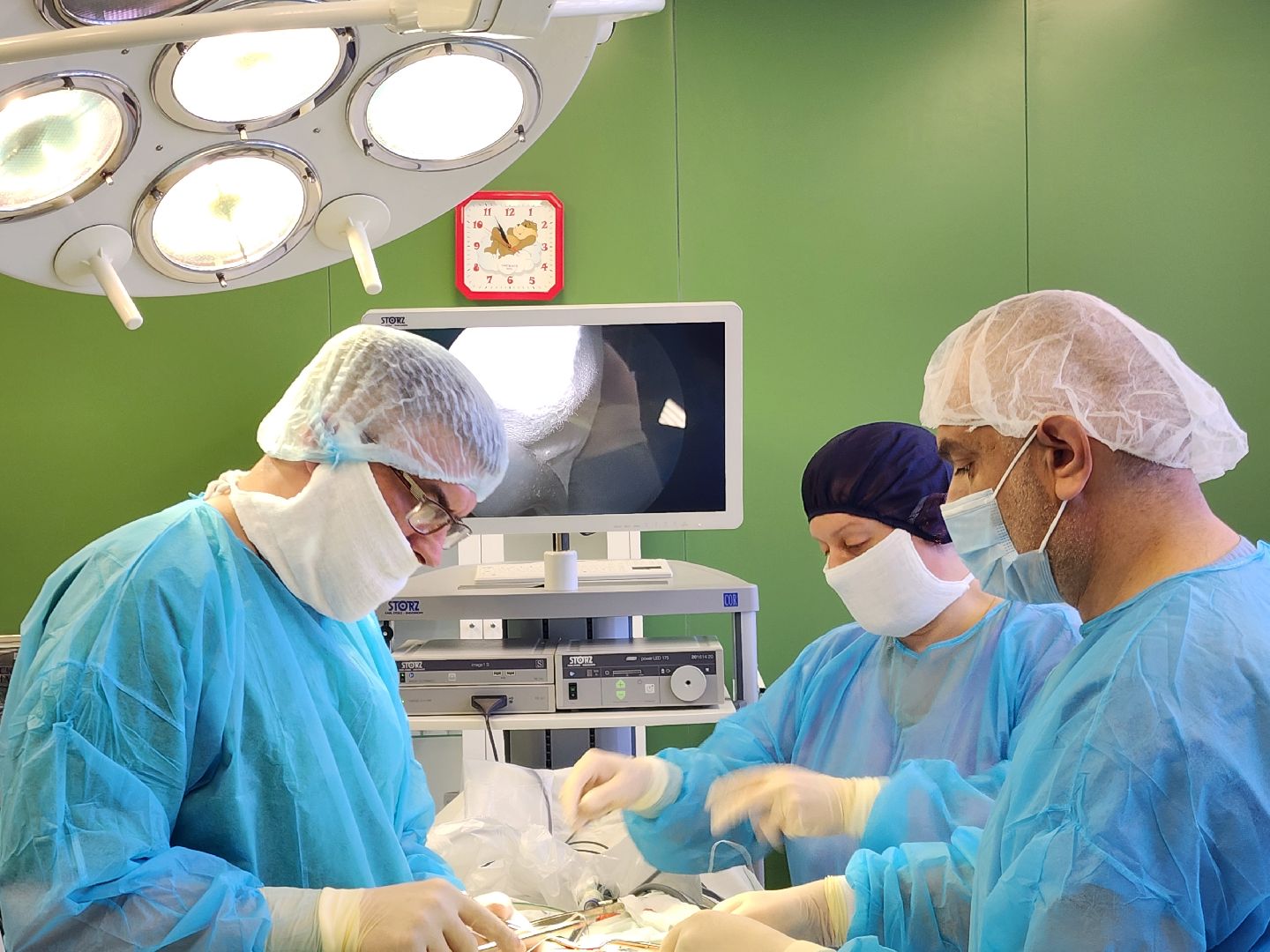 врач-хирург, операции, больница,