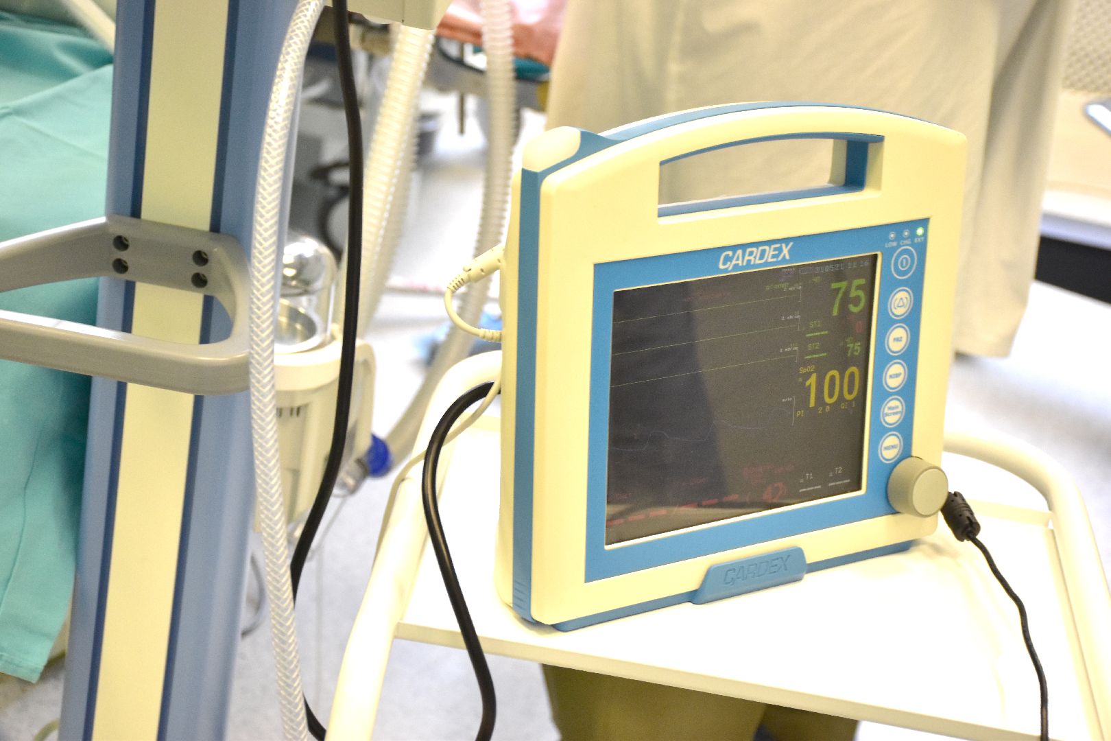 врач-хирург, операции, больница,