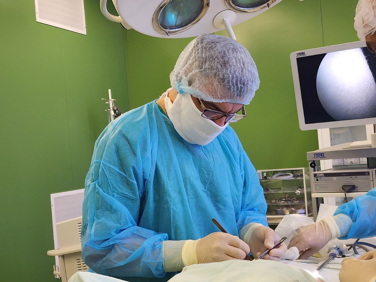 врач-хирург, операции, больница,