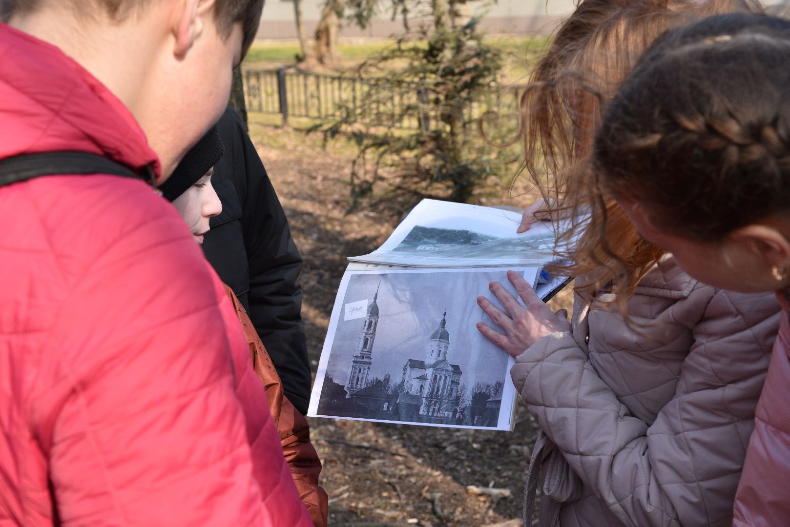 лотошино, лотошинская библиотека, лотошинский парк,