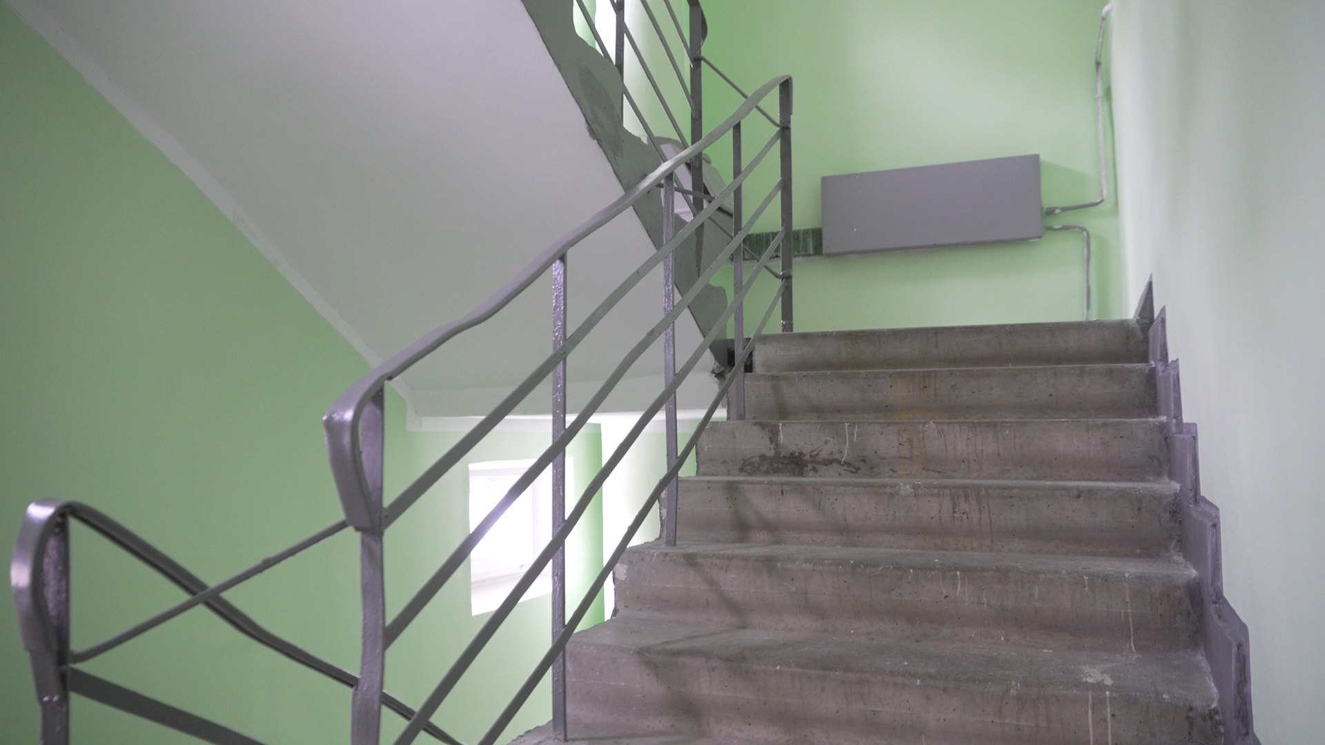 Ремонт подъезда, текущий ремонт МКД, Власиха Заозерная 5, дом ветерана ВОВ, МКУ ЖКХ и благоустройство,