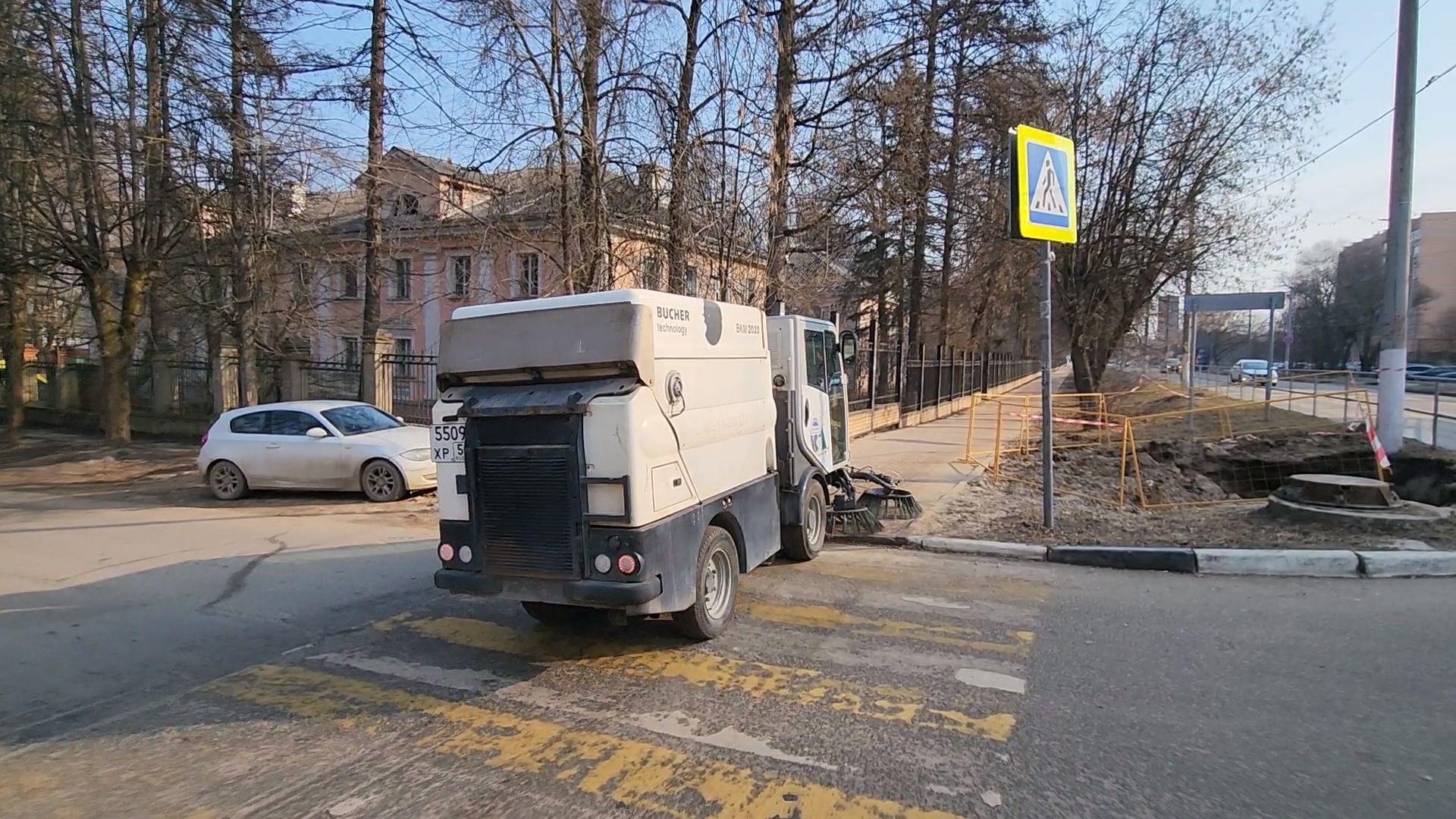 Чехов, улица Чехова, уборка тротуаров, чистка тротуаров, Мосавтодор, уборочная техника, спецтехника, МБУ Чеховское благоустройство,