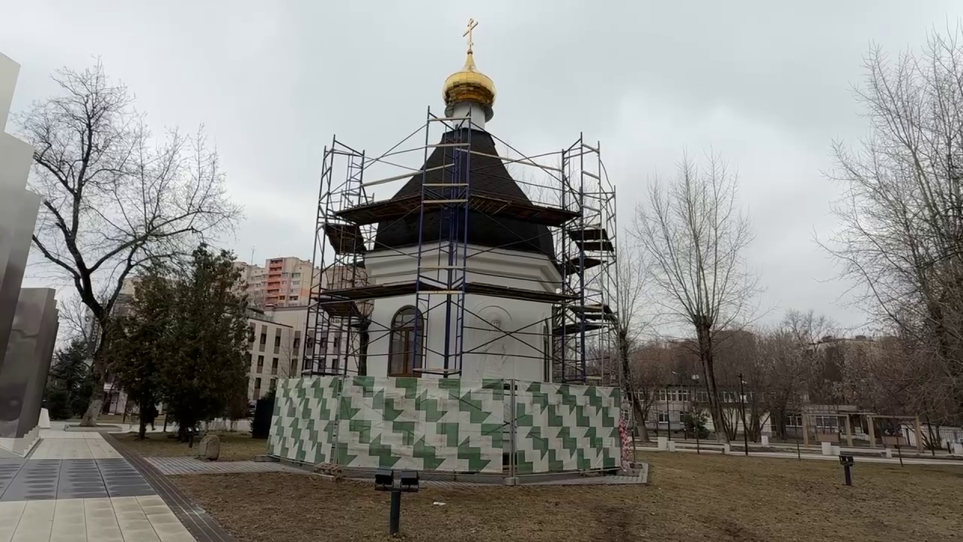 реутов, мемориал славы, часовня, реконструкция, леса, роспись часовни,