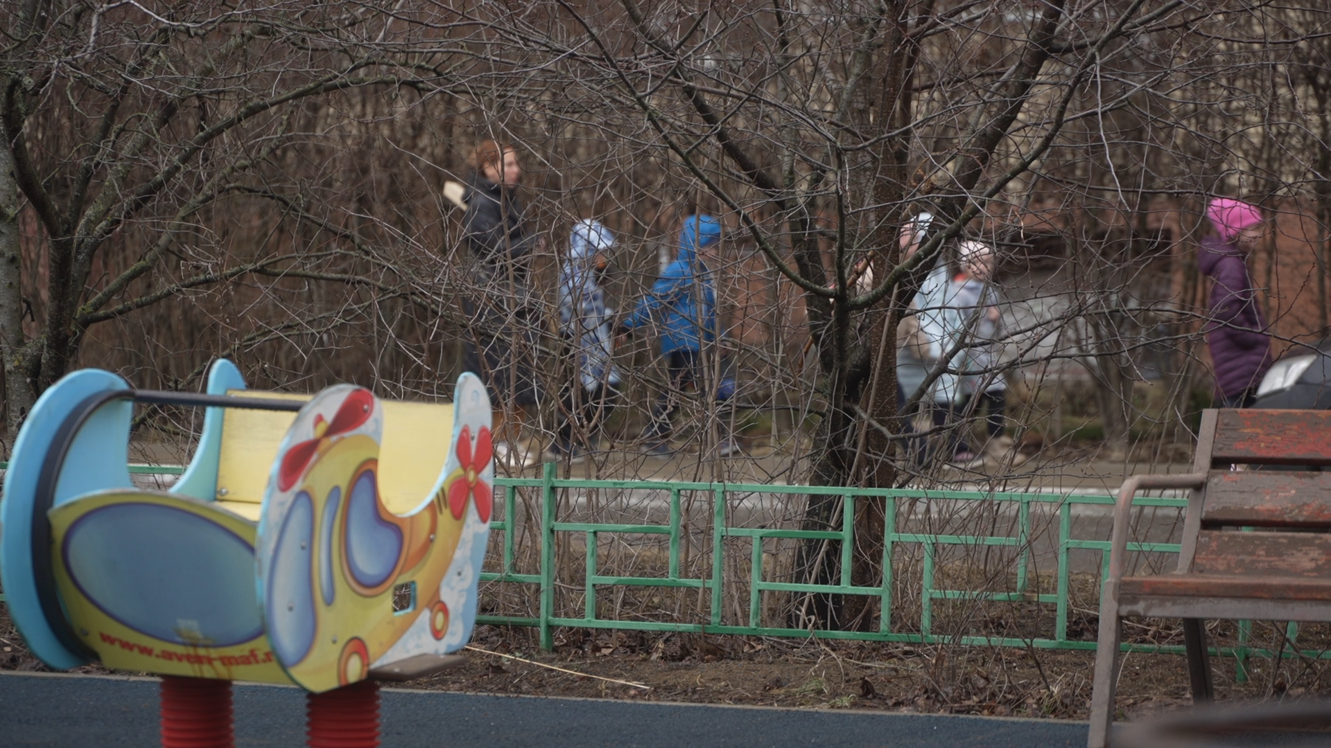 содержание территории, микрорайон Школьный, микрорайон Тополек, МКУ ЖКХ и благоустройство, уборка детских площадок,