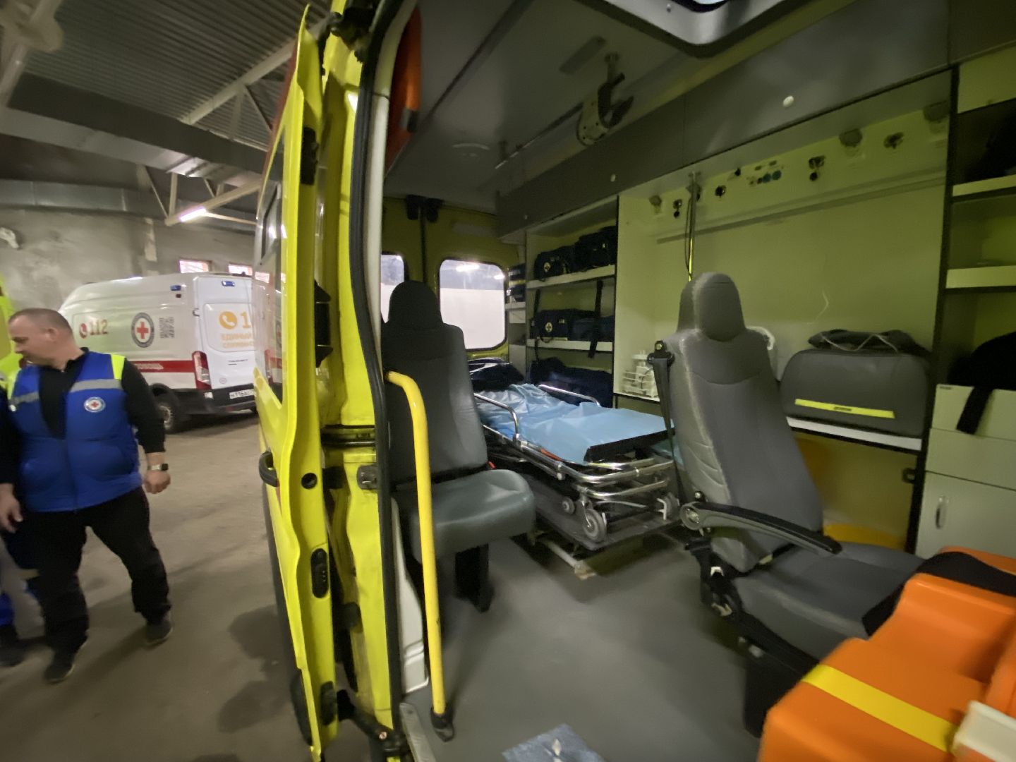 Скорая помощь, Автослесарь, Автослесарь для скорой,