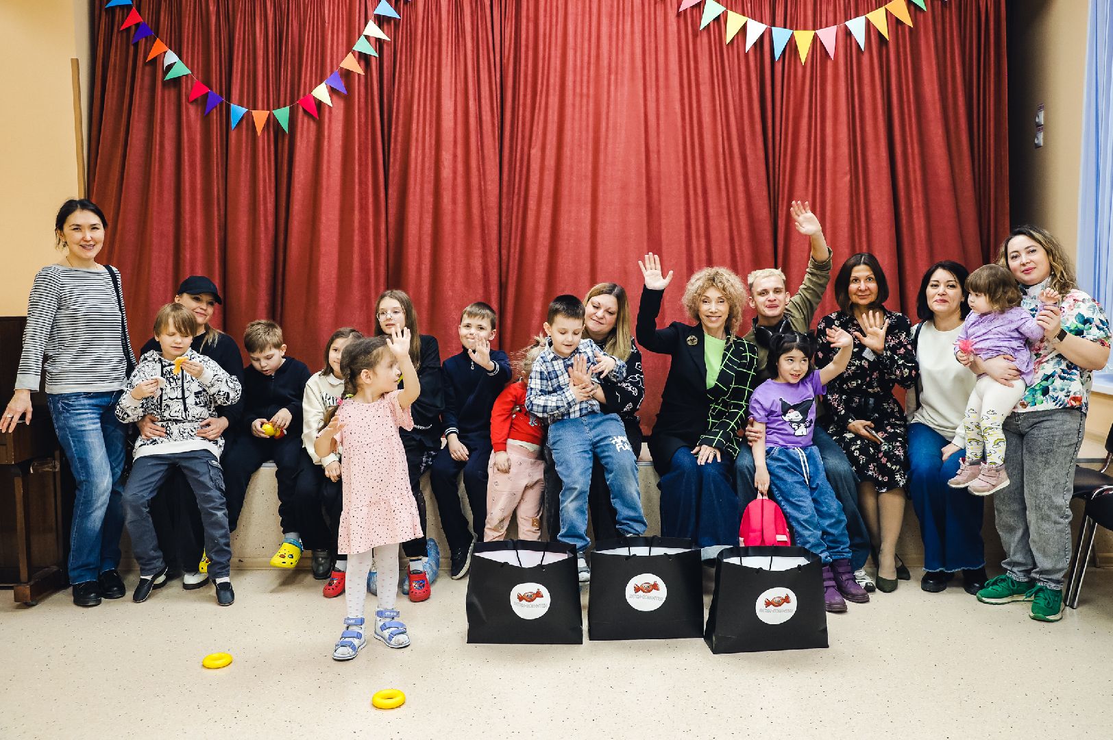 Помощь, Дети, социальная адаптация,