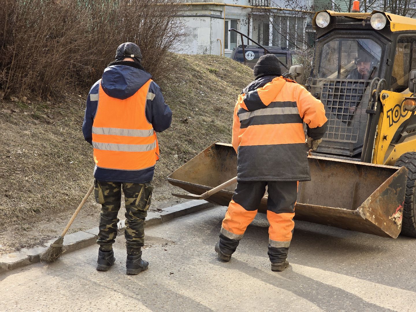 Можайск, Можайский муниципальный округ, Подмосковье, Жкх, Уборка дворов, Коммунальщики, Дворы, общественные пространства,