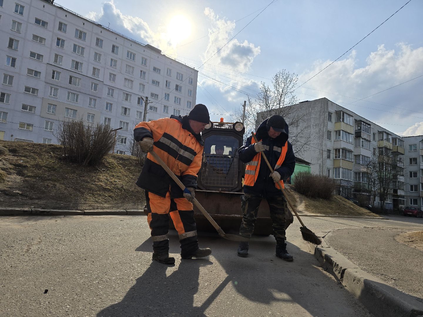 Можайск, Можайский муниципальный округ, Подмосковье, Жкх, Уборка дворов, Коммунальщики, Дворы, общественные пространства,