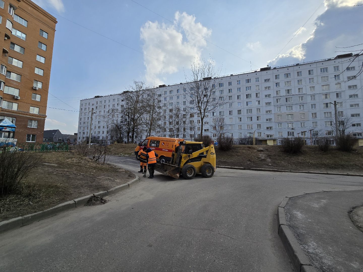 Можайск, Можайский муниципальный округ, Подмосковье, Жкх, Уборка дворов, Коммунальщики, Дворы, общественные пространства,