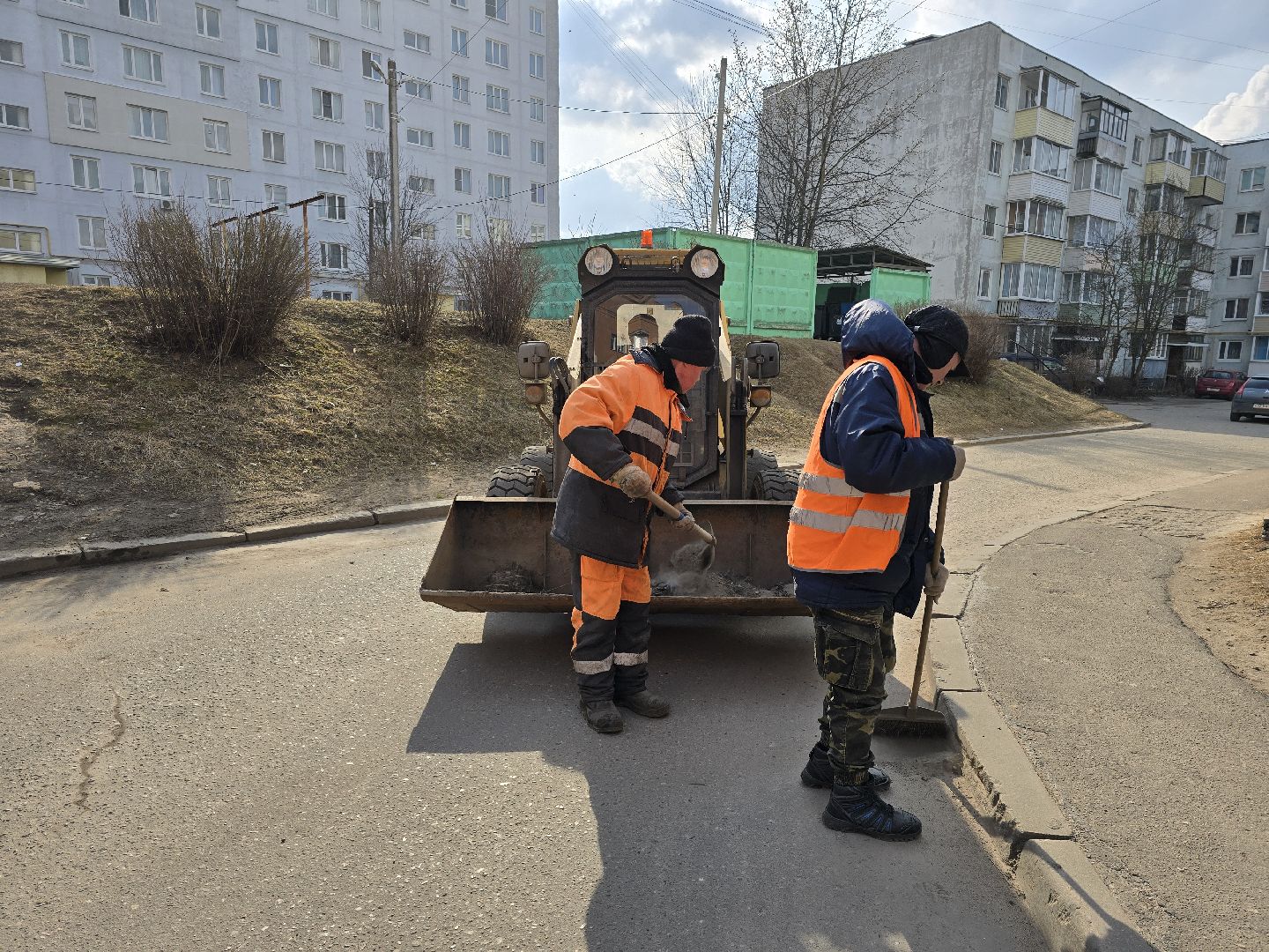 Можайск, Можайский муниципальный округ, Подмосковье, Жкх, Уборка дворов, Коммунальщики, Дворы, общественные пространства,