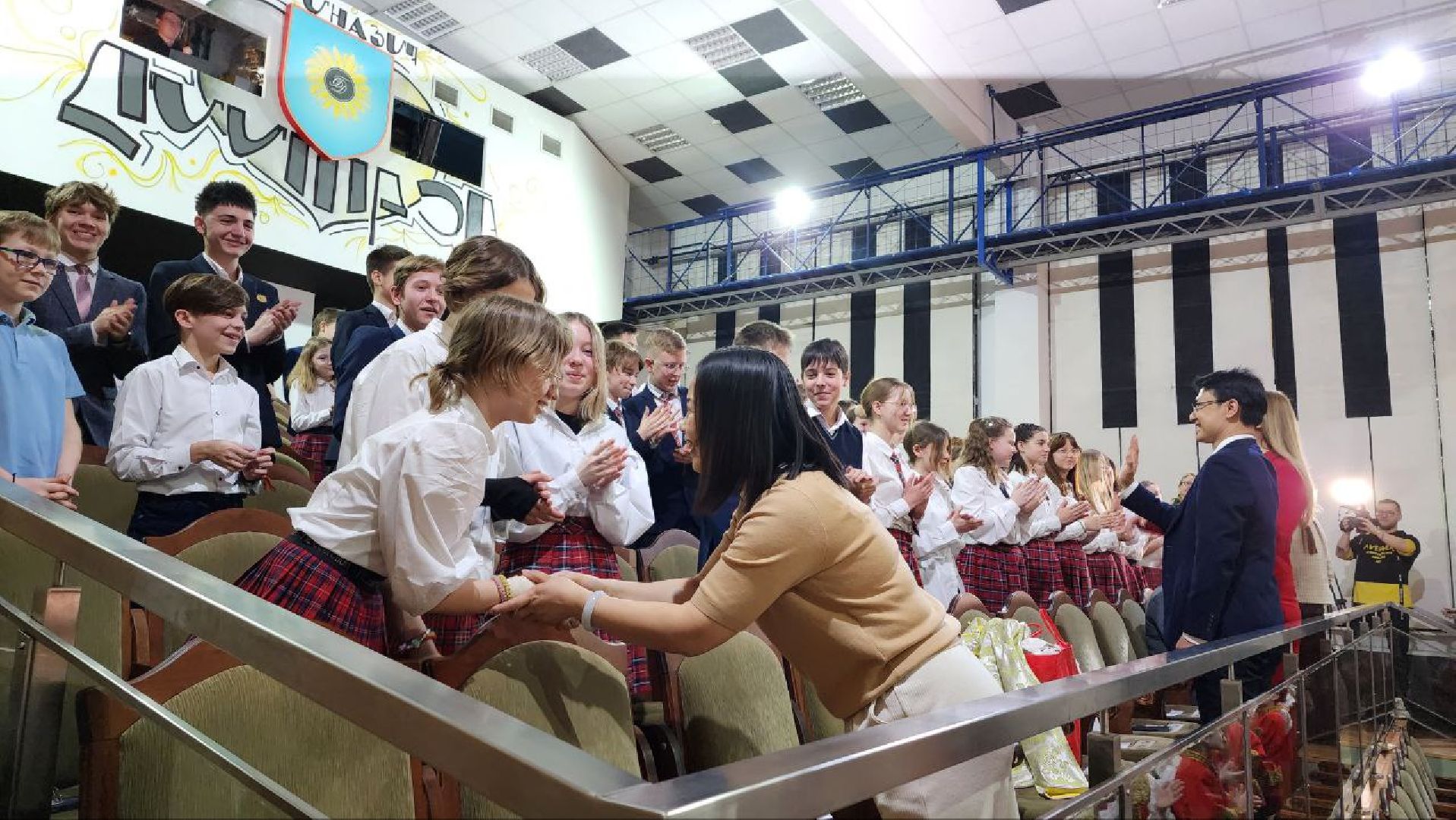 Дмитров, Гимназия Дмитров, Чжаоцин, КНР,