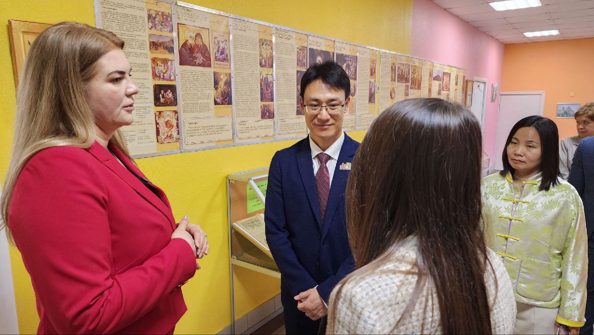 Дмитров, Гимназия Дмитров, Чжаоцин, КНР,