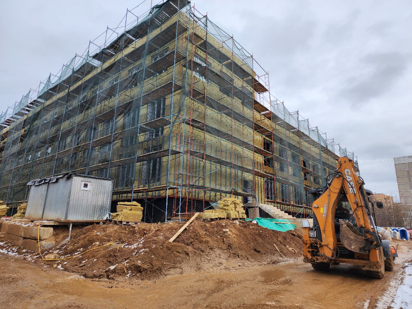 Чехов, школа 3, строительство пристройки на 200 мест, черновая отделка помещений, лестничные клетки, штукатурка, утепление фасада, монтаж инженерных сетей, госпрограмма московской области,