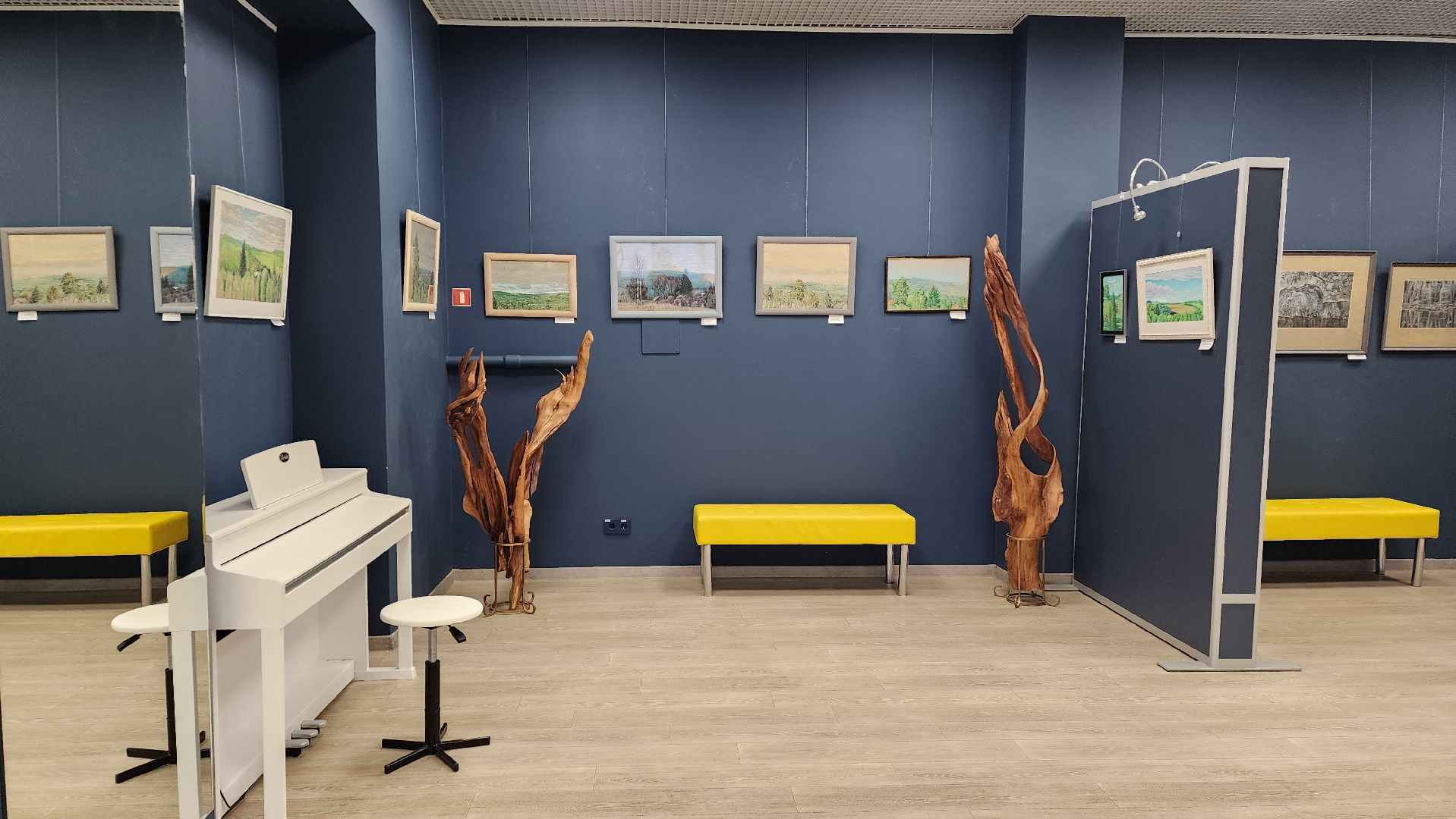 художественная выставка, художник, ивантеевка, библиотека, гобелен, картины маслом, пастель,