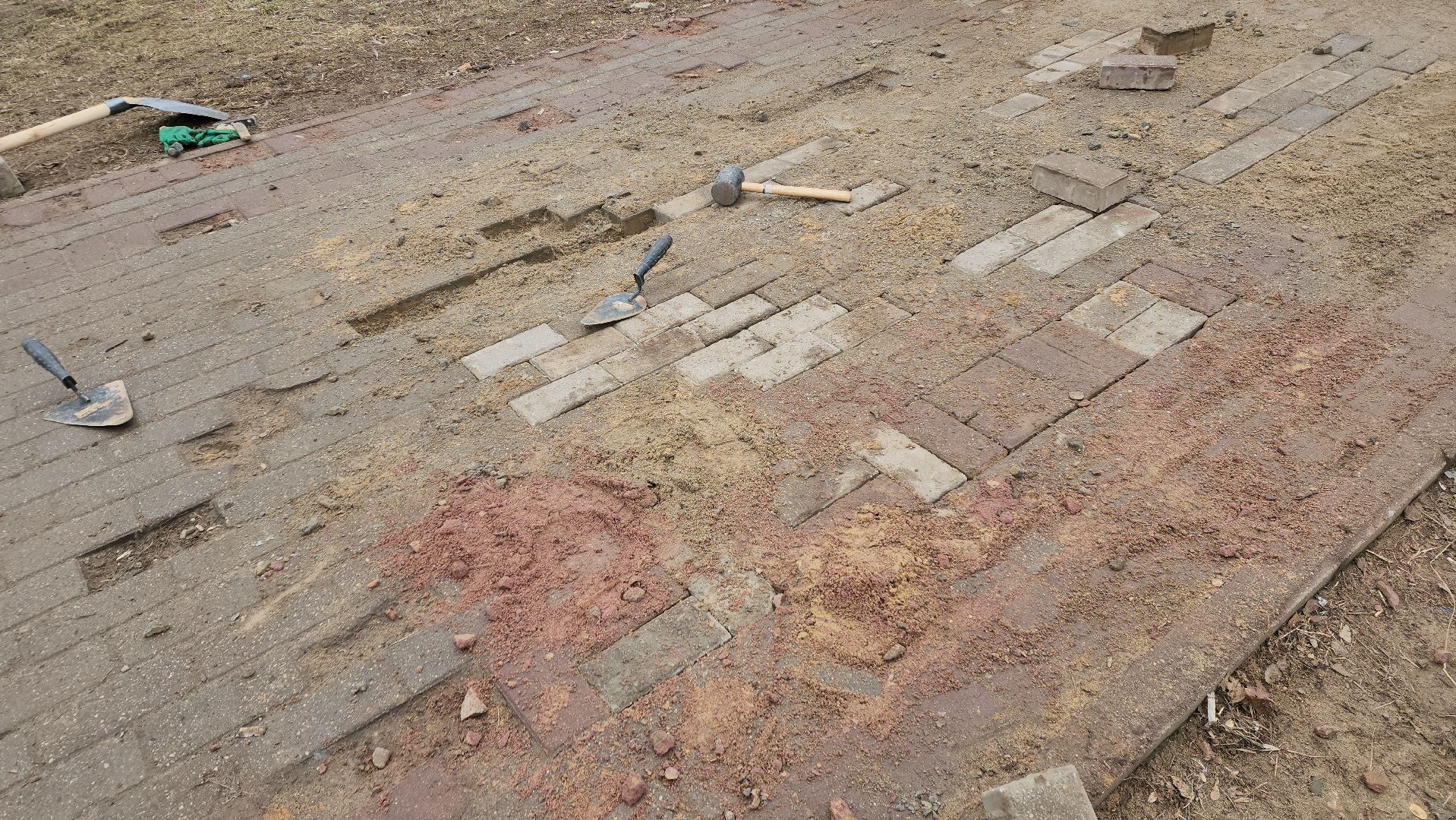 ремонт тротуара, ивантеевка, бульвар, коммунальные службы, рабочие, плитка, жители,