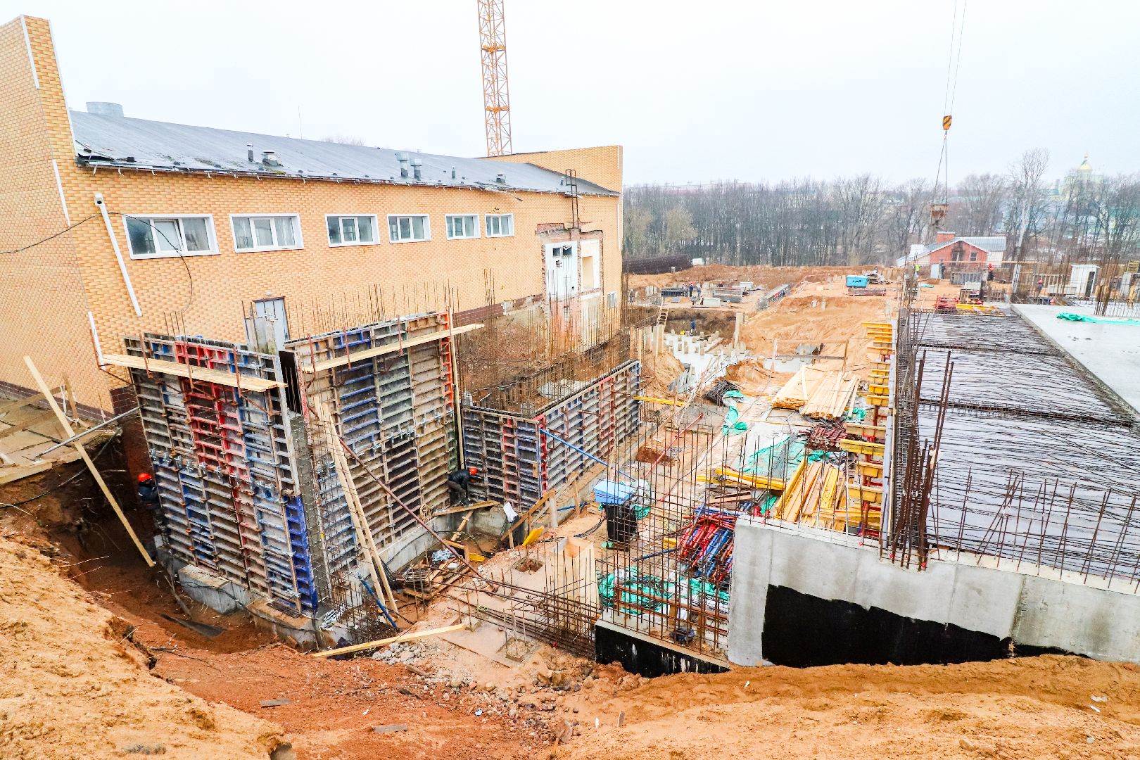 Клин, строительство, спорт, стройка спортшколы, люди, Подмосковье,