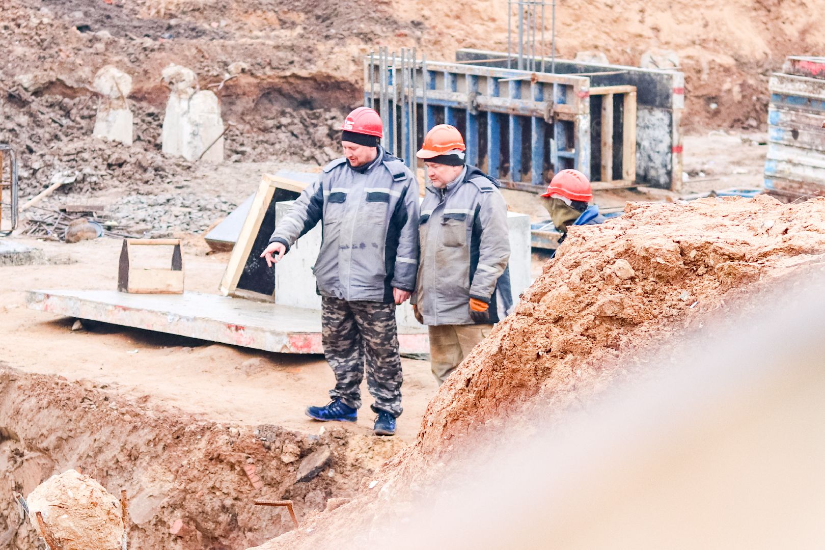 Клин, строительство, спорт, стройка спортшколы, люди, Подмосковье,