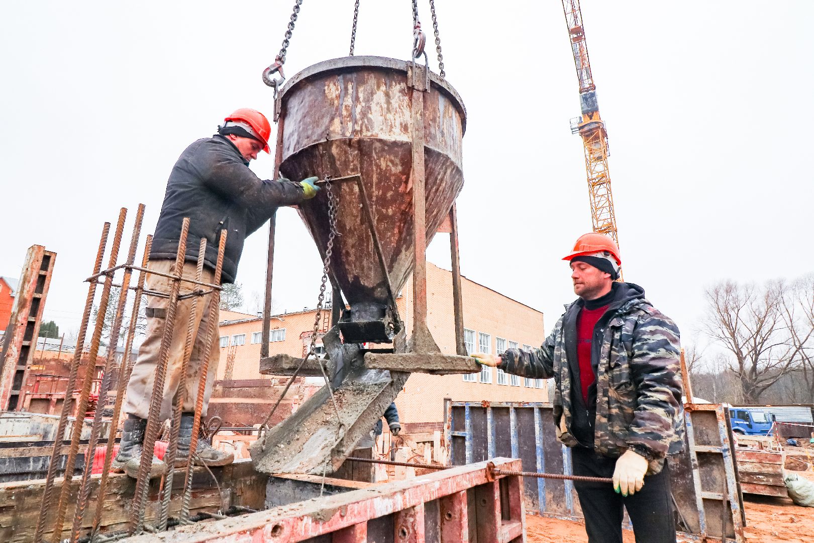 Клин, строительство, спорт, стройка спортшколы, люди, Подмосковье,