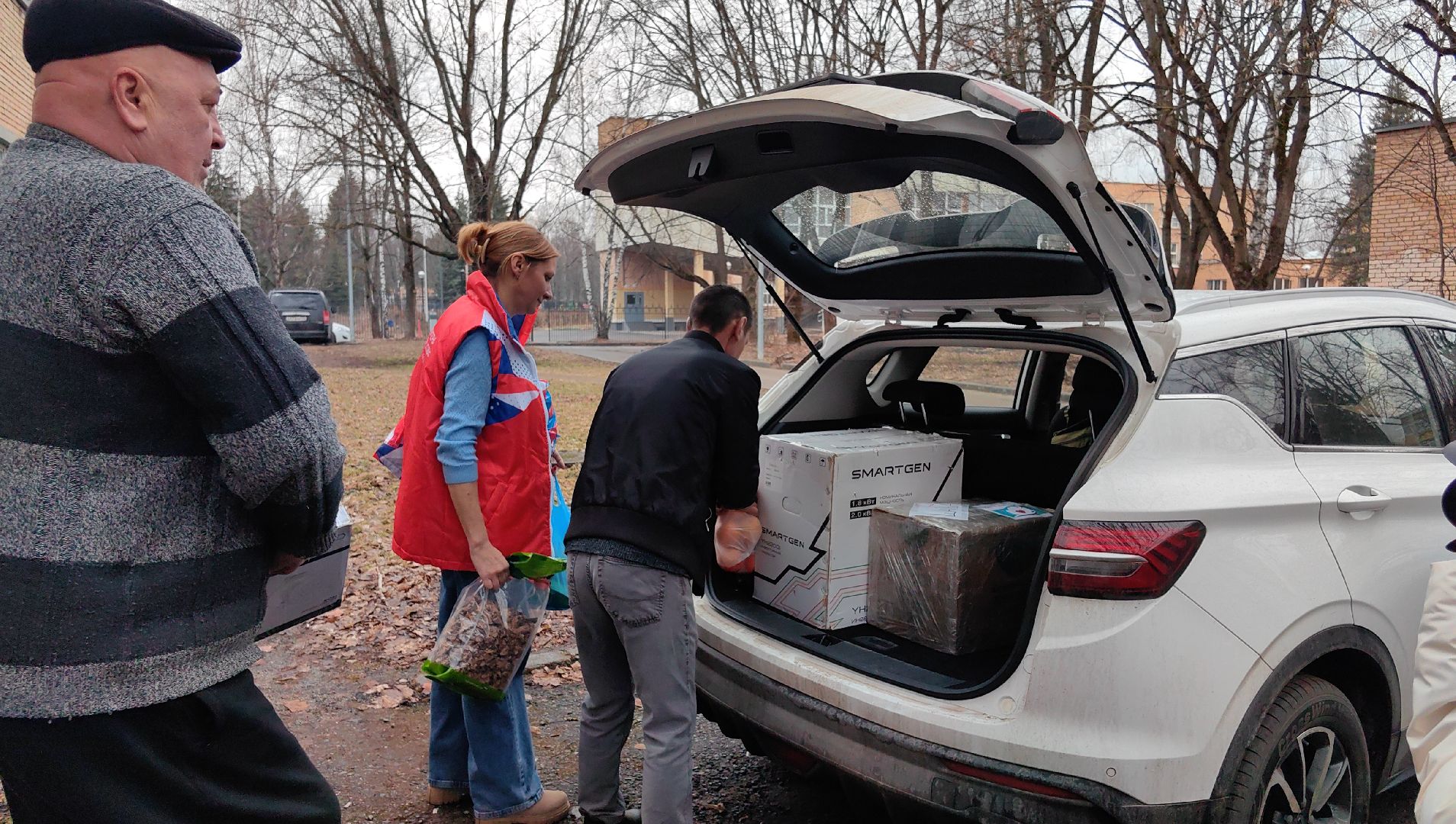гуманитарная помощь, маскировочные сети, медикаменты, окопные свечи,