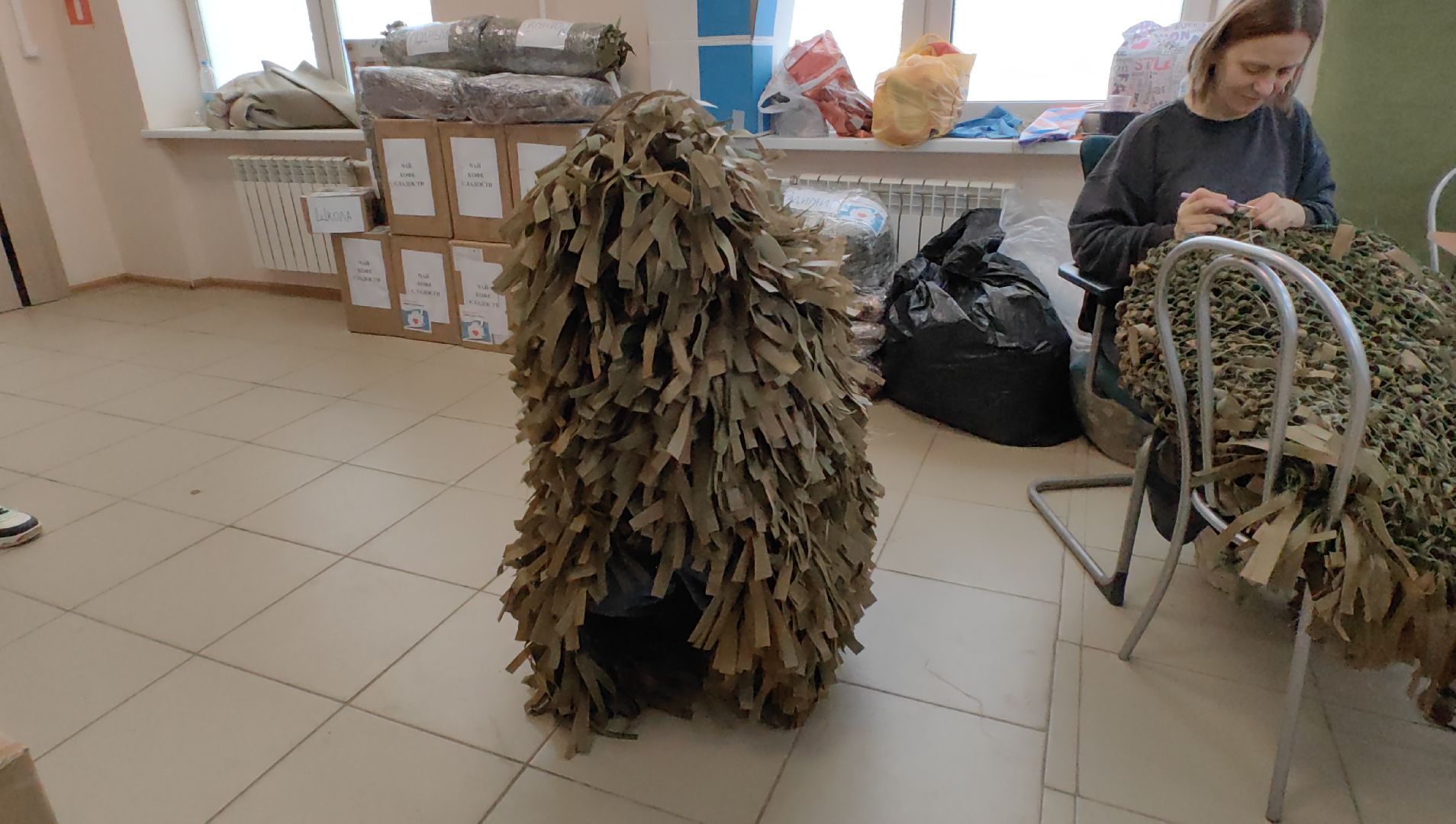 гуманитарная помощь, маскировочные сети, медикаменты, окопные свечи,