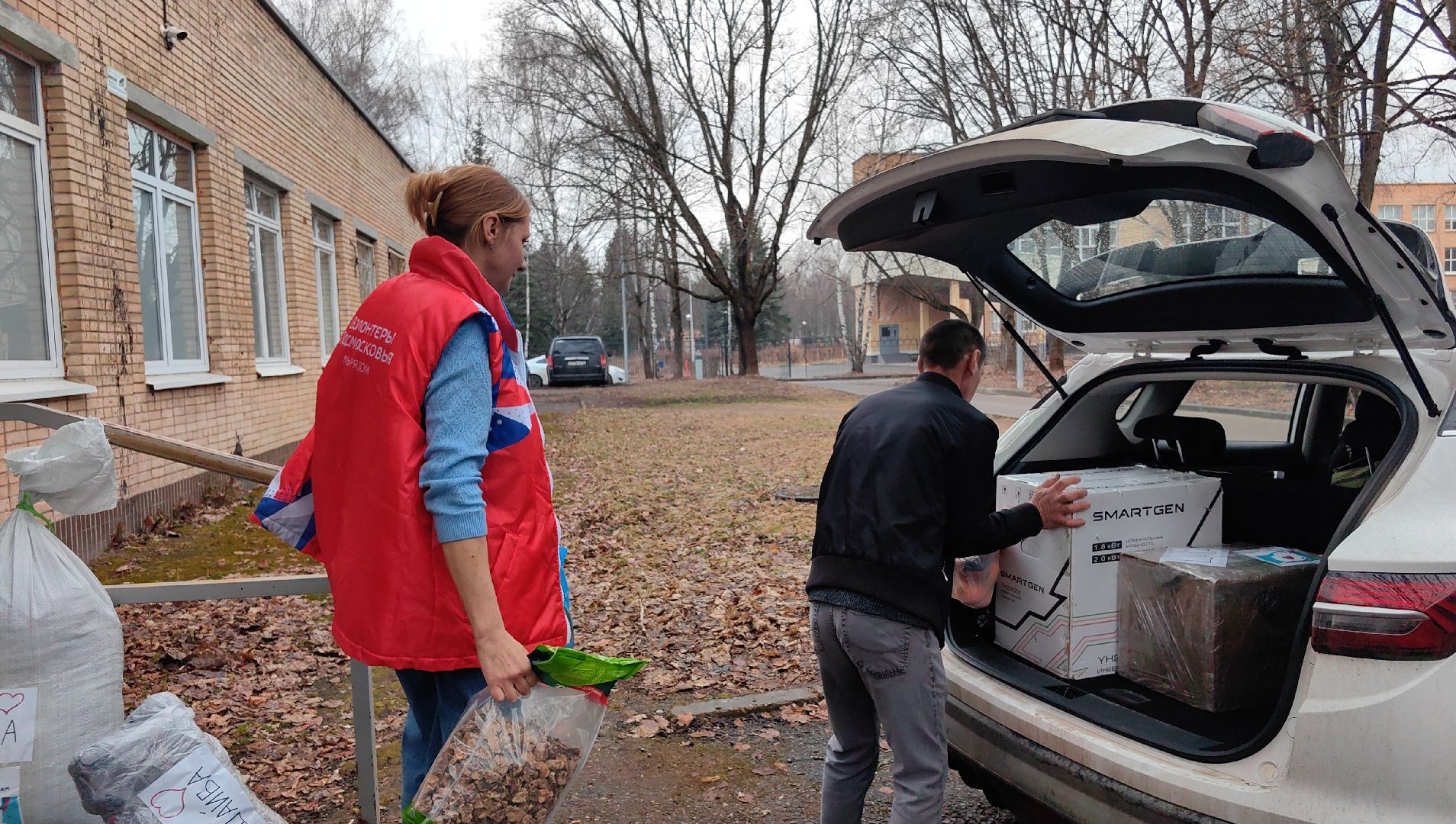гуманитарная помощь, маскировочные сети, медикаменты, окопные свечи,