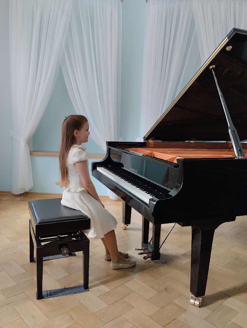 Благотворительный фонд, пианистка, музыка, семья, концерт