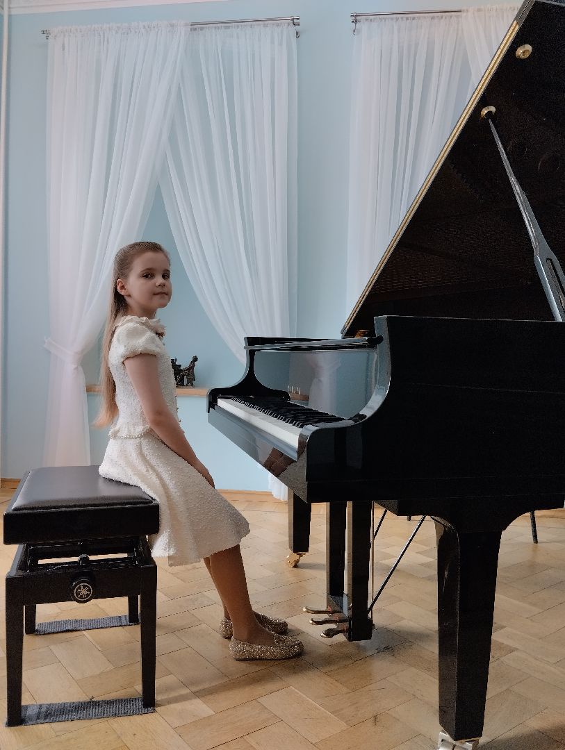 Благотворительный фонд, пианистка, музыка, семья, концерт