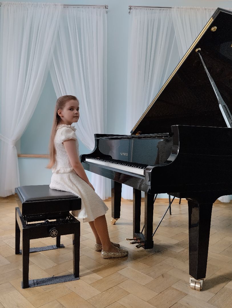 Благотворительный фонд, пианистка, музыка, семья, концерт