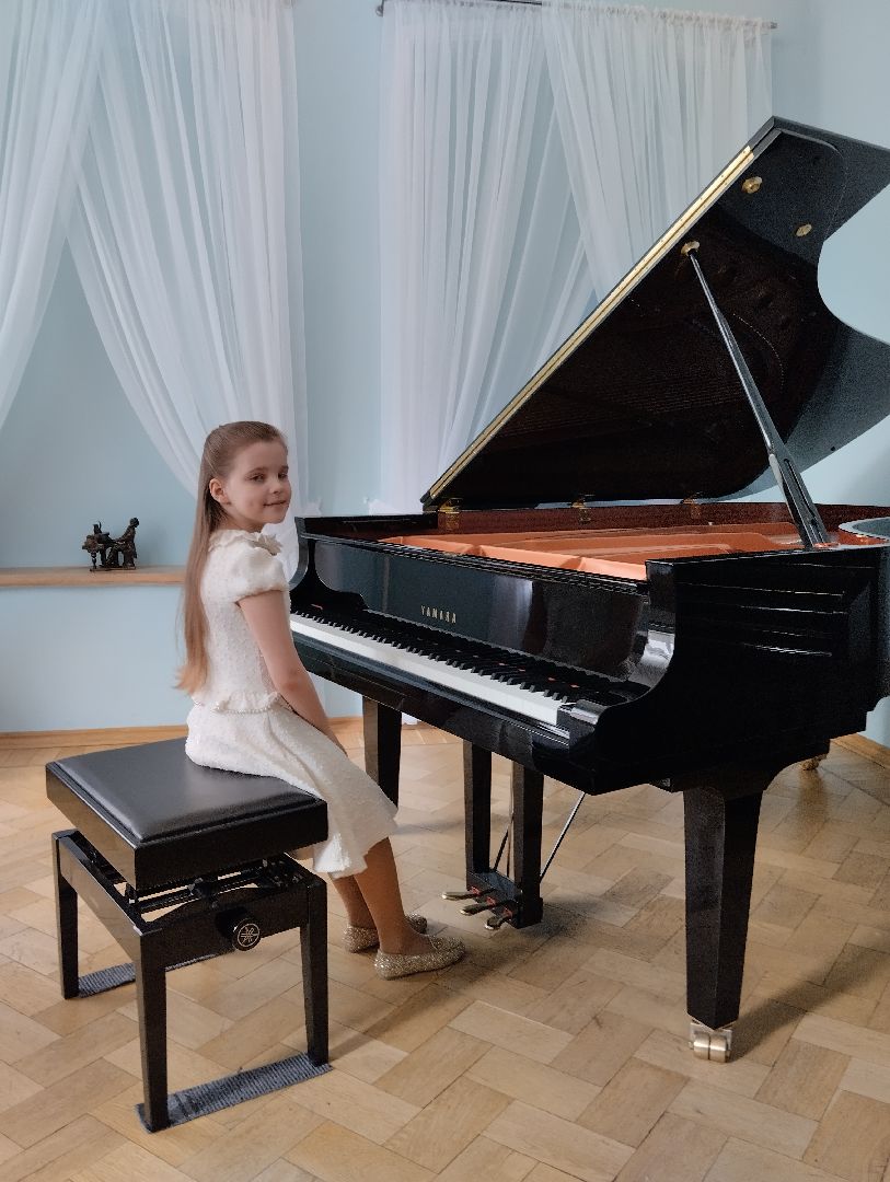 Благотворительный фонд, пианистка, музыка, семья, концерт