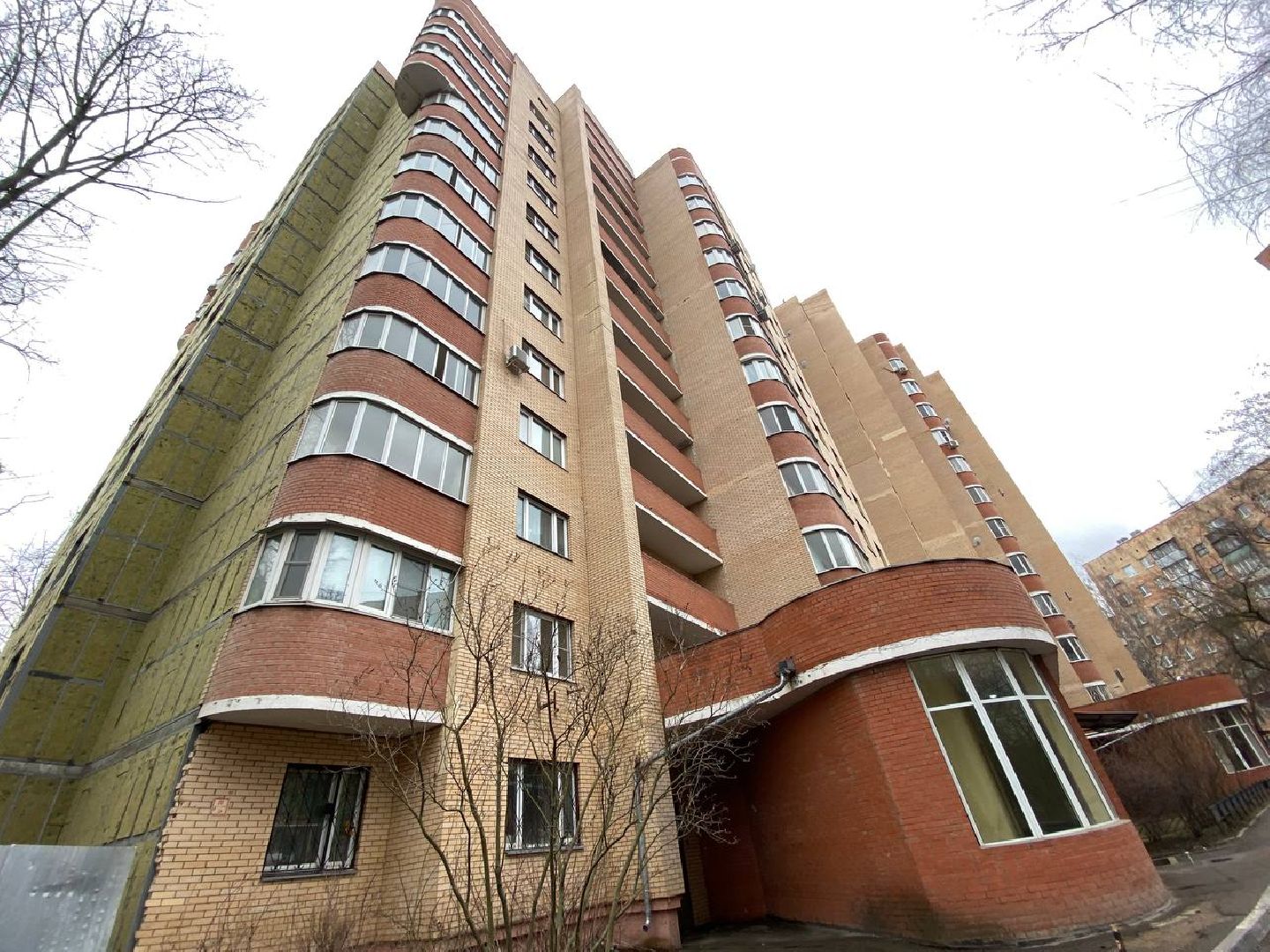 ремонт дома, ремонт фасада, ремонт дома на Школьной улице, ремонт дома в Красногорске,