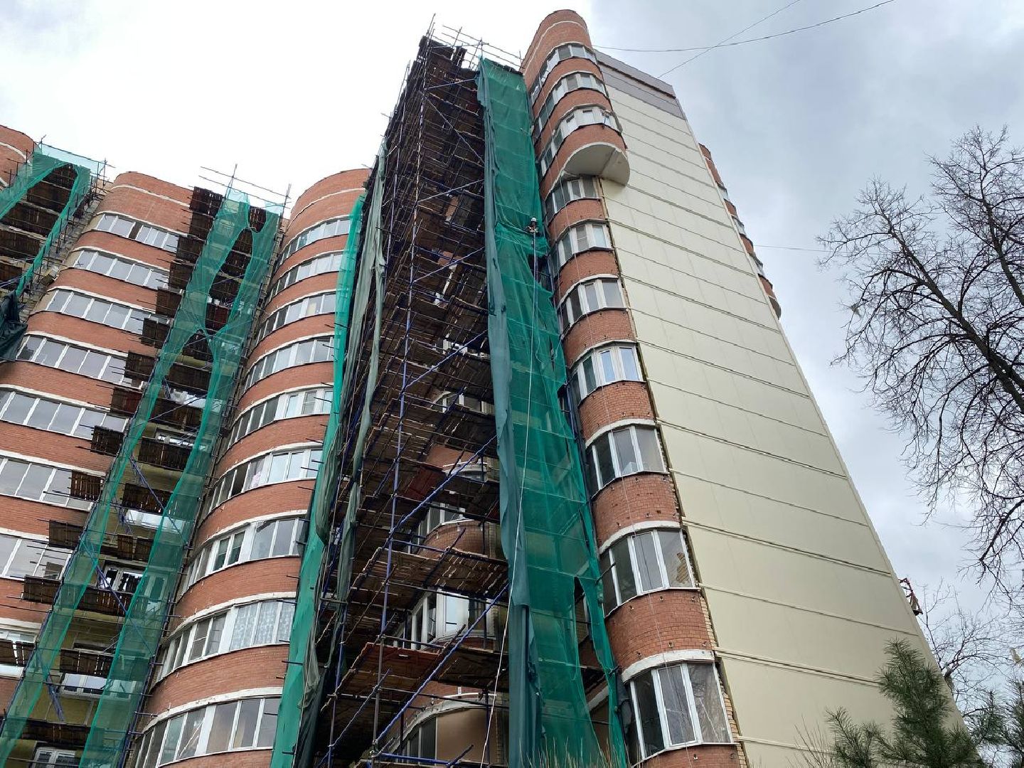 ремонт дома, ремонт фасада, ремонт дома на Школьной улице, ремонт дома в Красногорске,