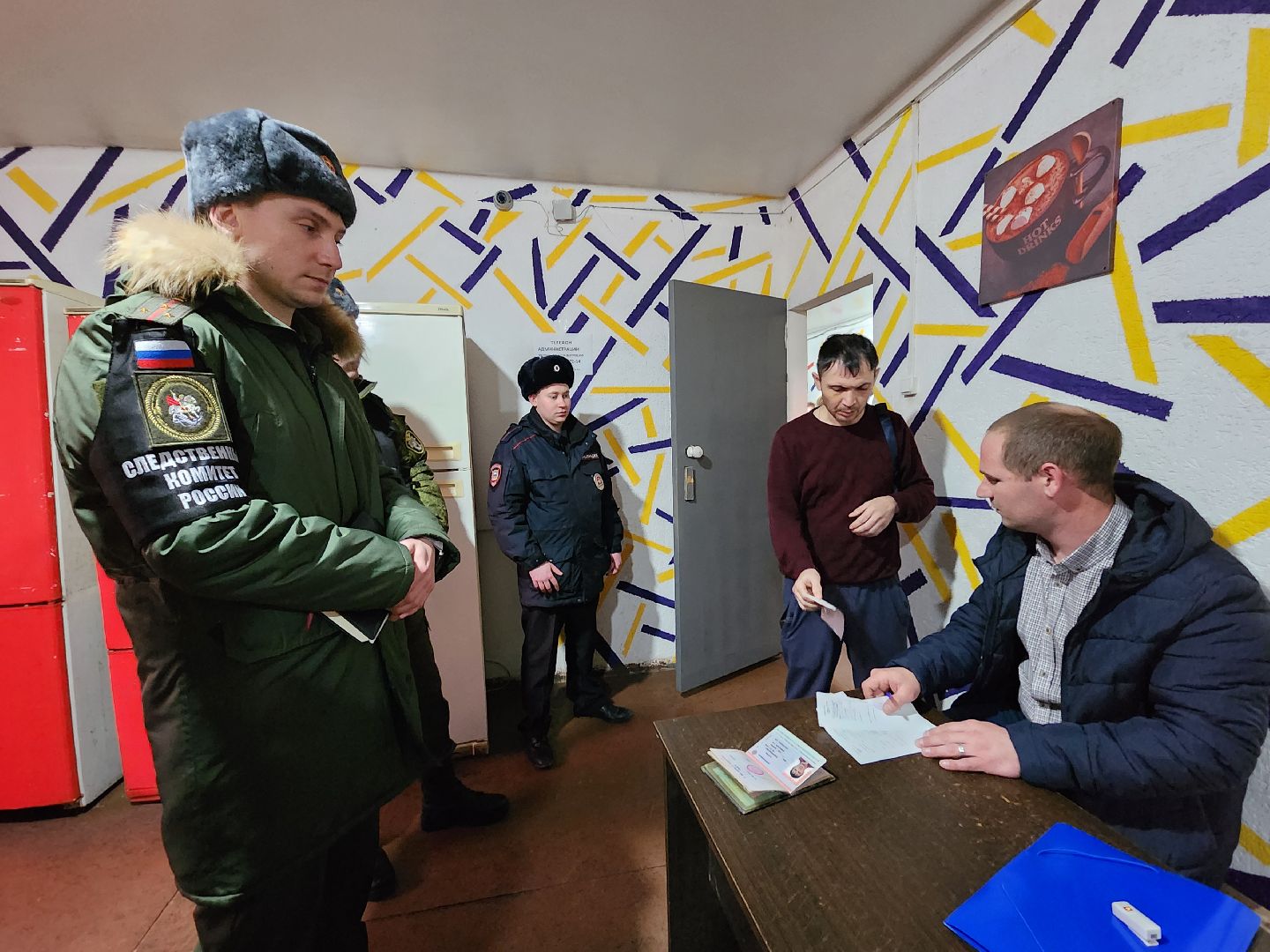 Чехов, село Новоселки, следственный комитет, полиция, военкомат, рейд, проверка, бывшие мигранты, постановка на воинский учет, призыв на военную службу, уклонение от призыва в армию, хостел для мигрантов, повестки,