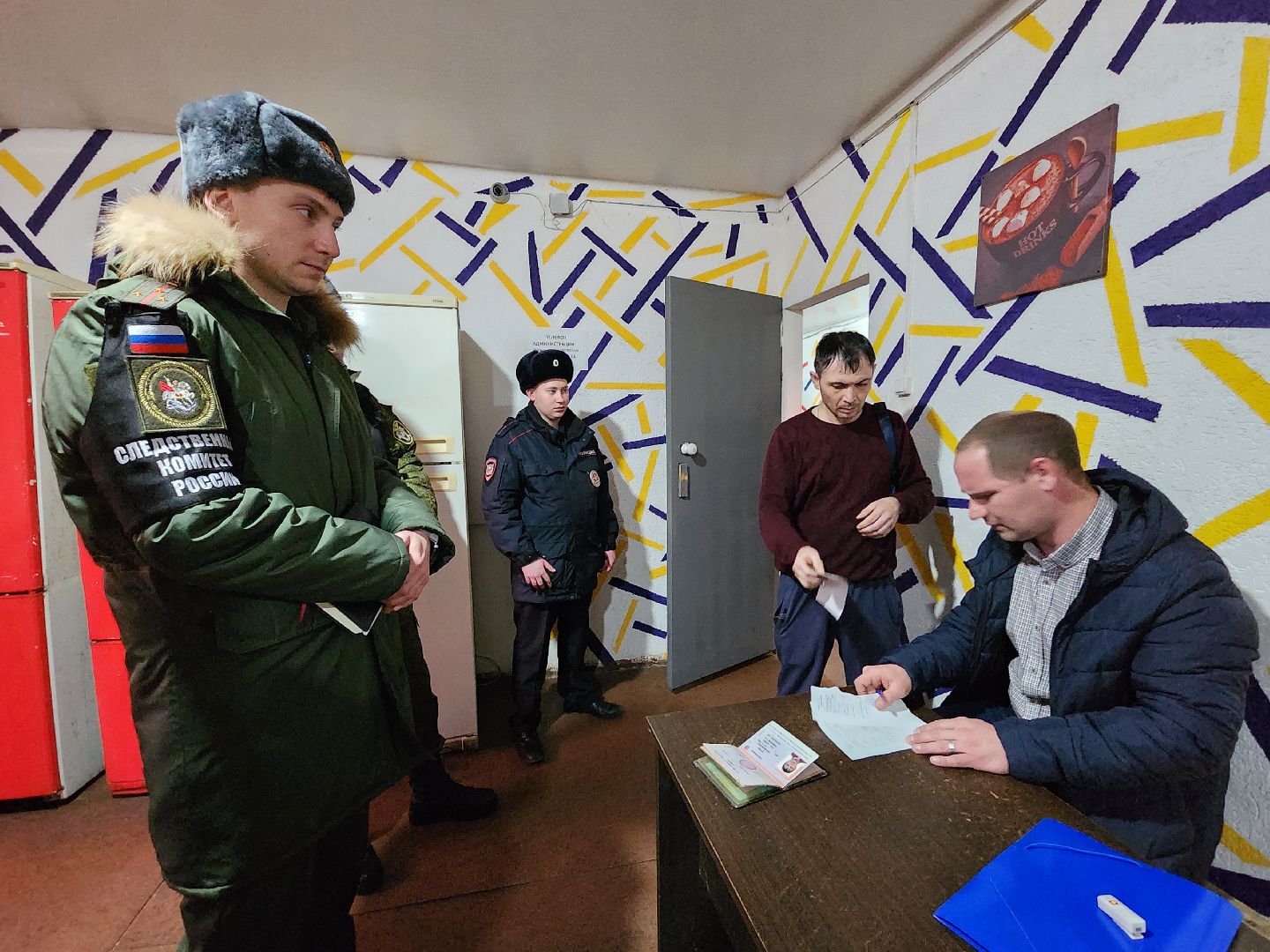 Чехов, село Новоселки, следственный комитет, полиция, военкомат, рейд, проверка, бывшие мигранты, постановка на воинский учет, призыв на военную службу, уклонение от призыва в армию, хостел для мигрантов, повестки,