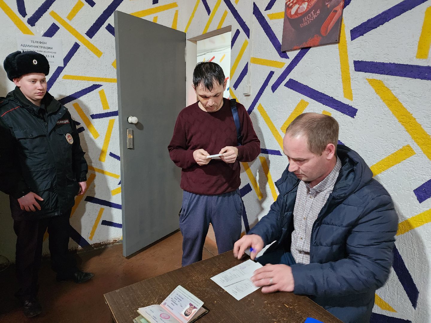 Чехов, село Новоселки, следственный комитет, полиция, военкомат, рейд, проверка, бывшие мигранты, постановка на воинский учет, призыв на военную службу, уклонение от призыва в армию, хостел для мигрантов, повестки,