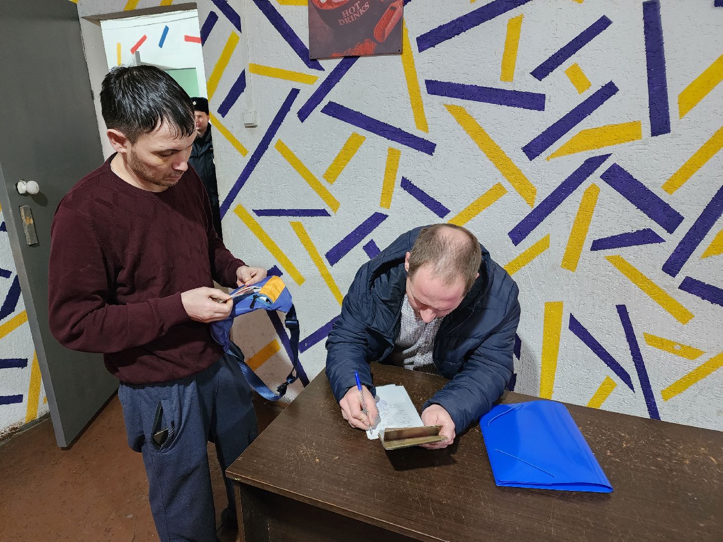 Чехов, село Новоселки, следственный комитет, полиция, военкомат, рейд, проверка, бывшие мигранты, постановка на воинский учет, призыв на военную службу, уклонение от призыва в армию, хостел для мигрантов, повестки,