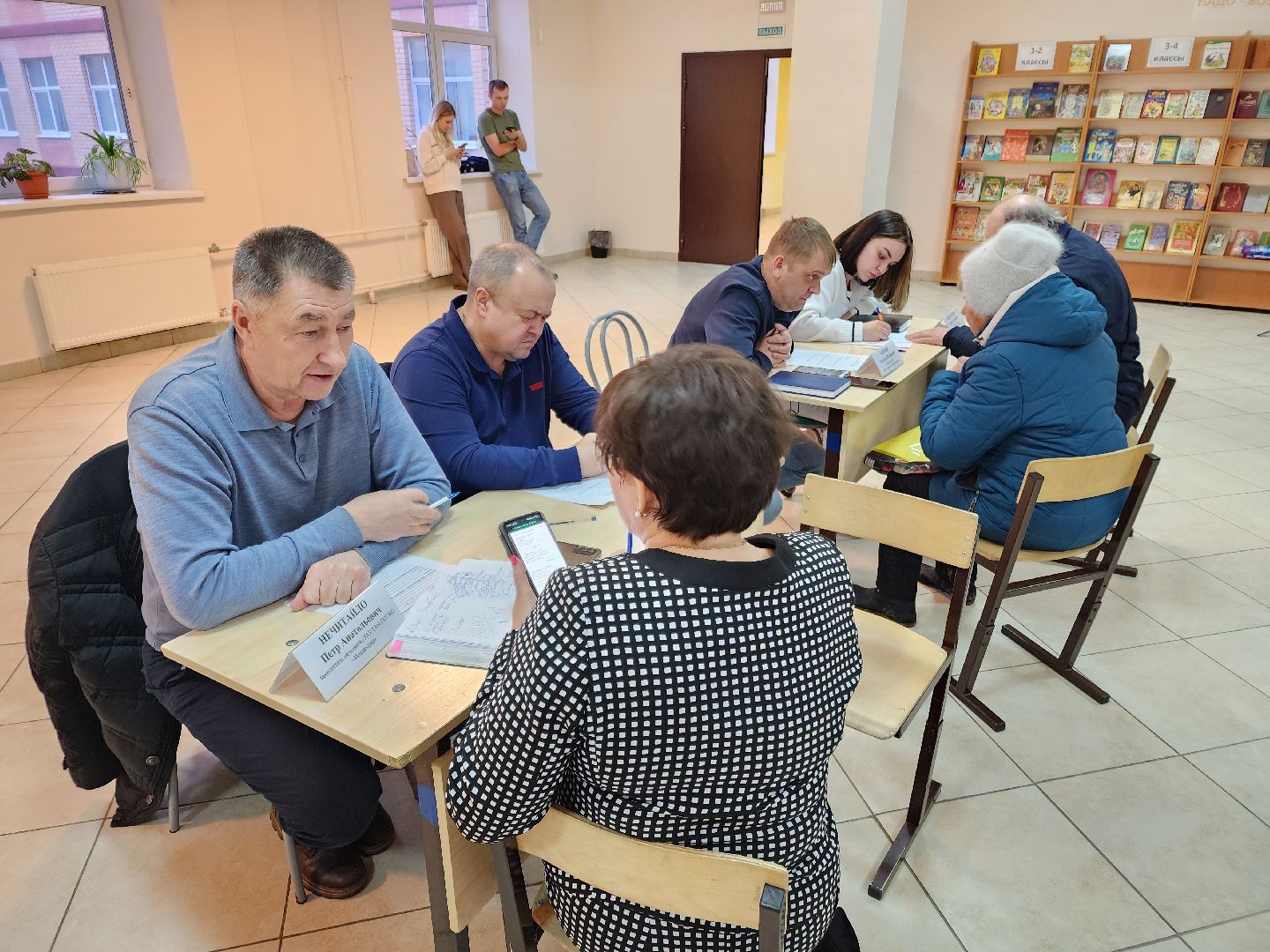 Чехов, поселок Любучаны, выездная администрация, встреча с жителями, обращения граждан, улица Заводская, текущий ремонт, отмостка, фасад, цоколь, мбу чеховское благоустройство,