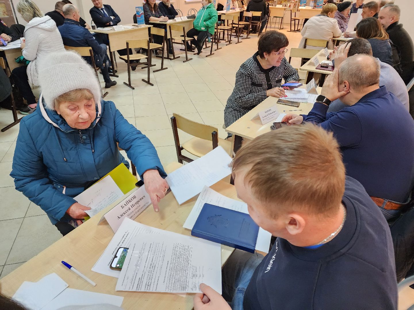 Чехов, поселок Любучаны, выездная администрация, встреча с жителями, обращения граждан, улица Заводская, текущий ремонт, отмостка, фасад, цоколь, мбу чеховское благоустройство,